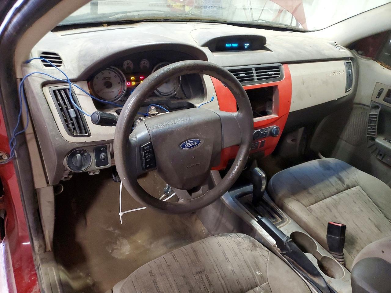 2007 Ford Focus Red vin: 1FAHP3FN3AW161014