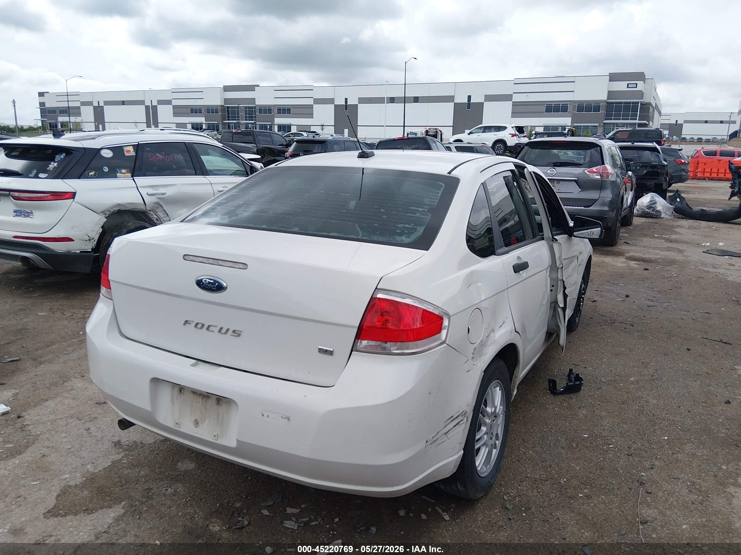 2010 Ford Focus Se White vin: 1FAHP3FN3AW172238