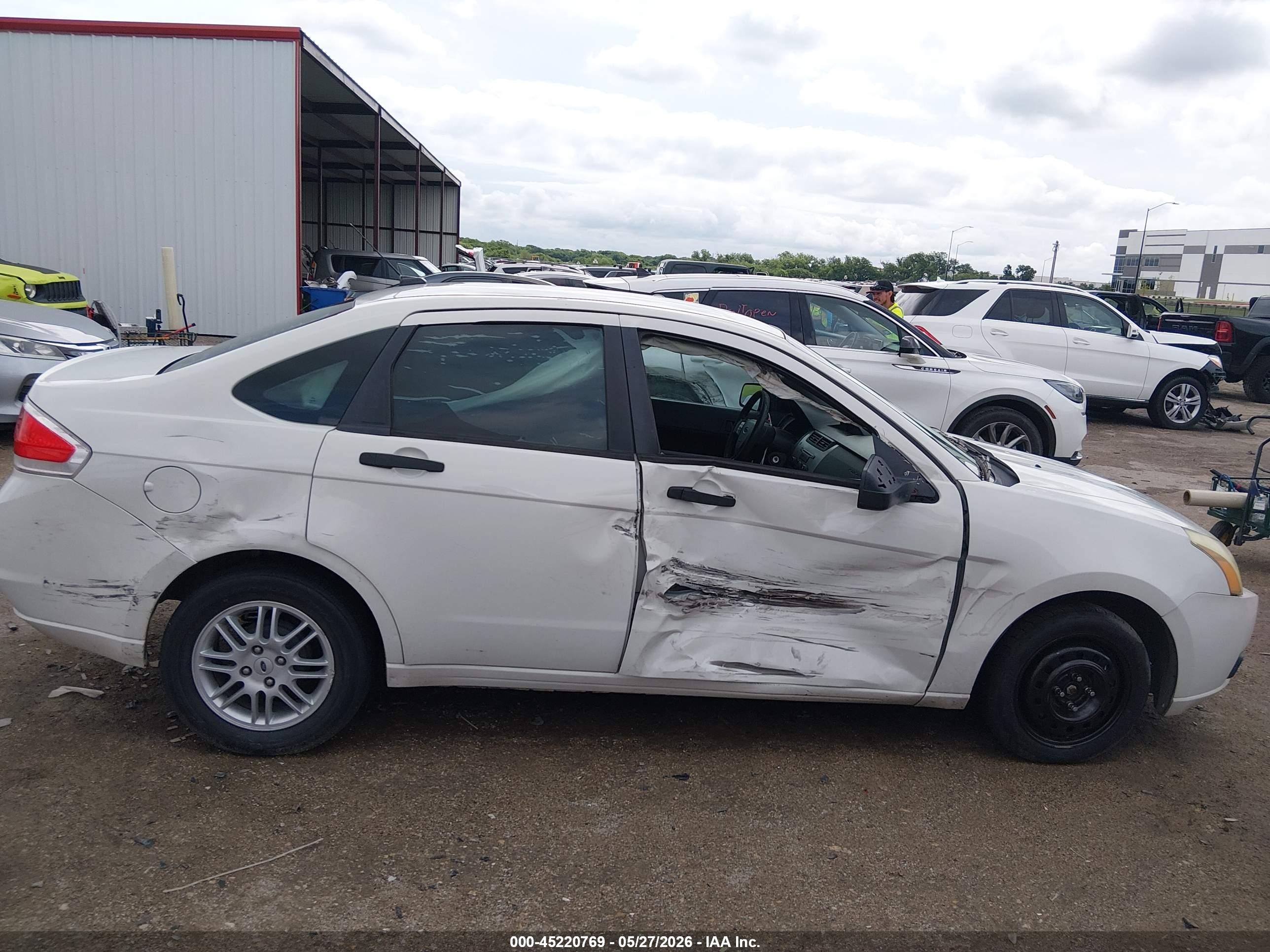 2010 Ford Focus Se White vin: 1FAHP3FN3AW172238
