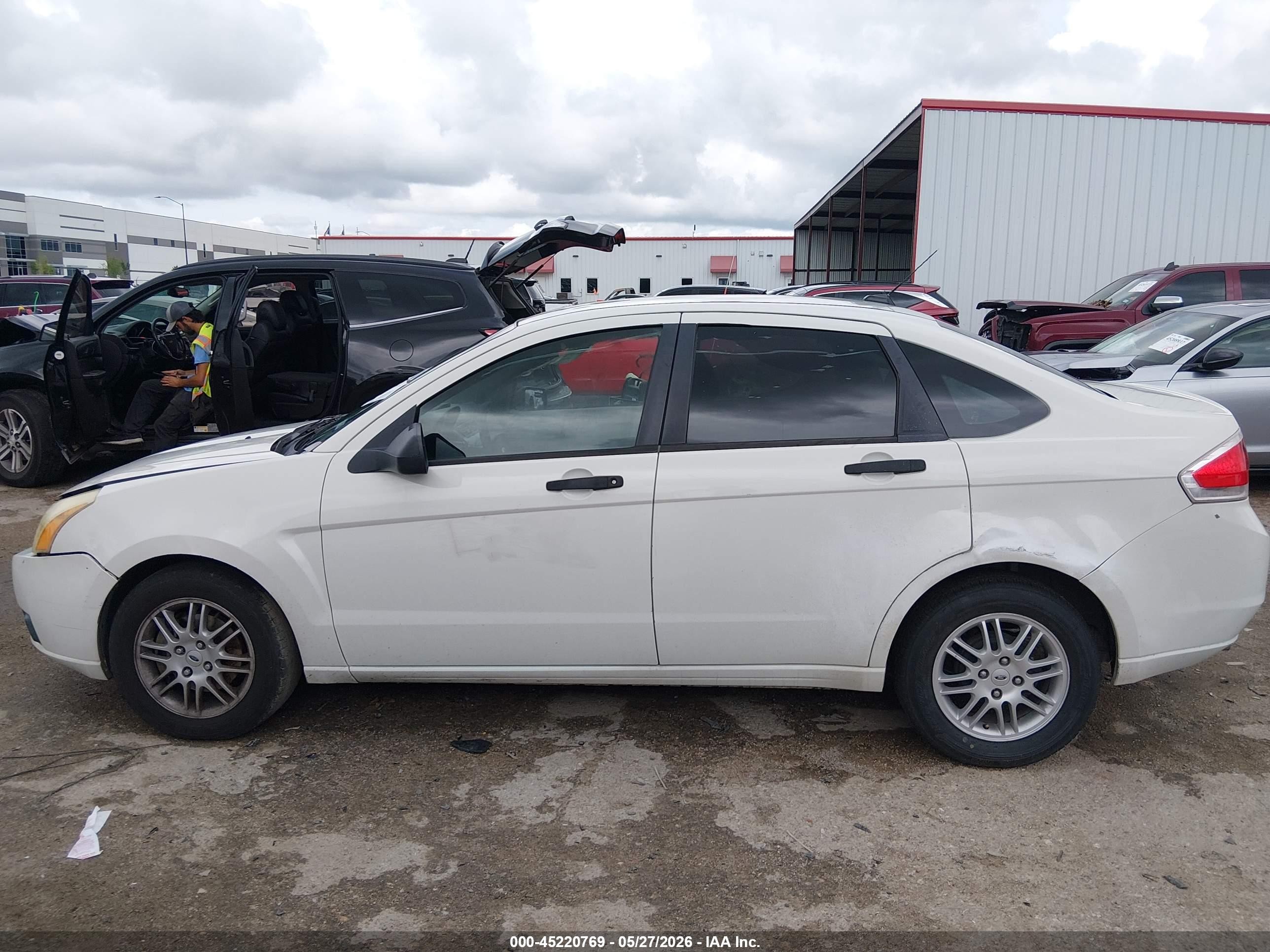 2010 Ford Focus Se White vin: 1FAHP3FN3AW172238