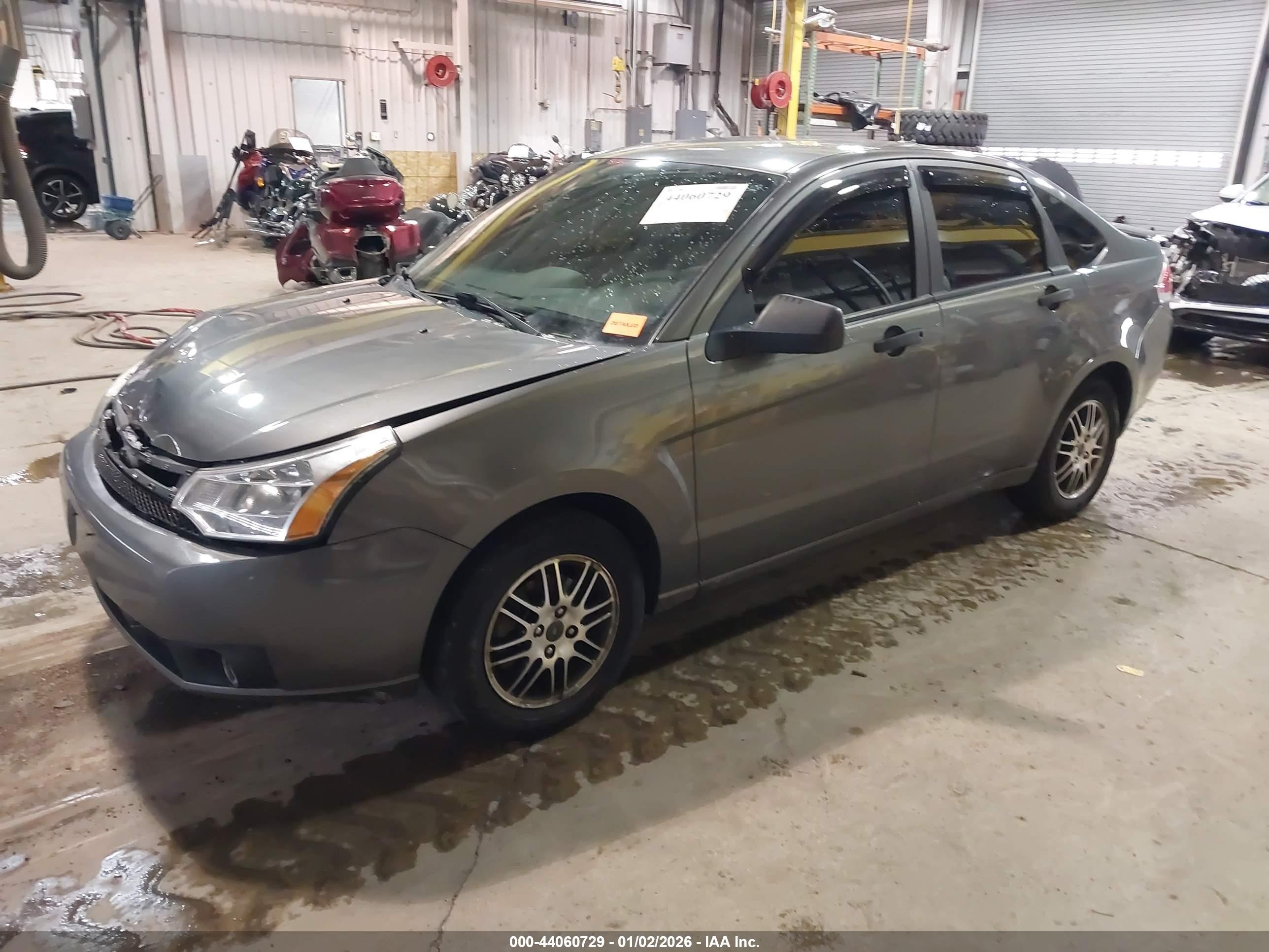 2010 Ford Focus Se Gray vin: 1FAHP3FN3AW185121