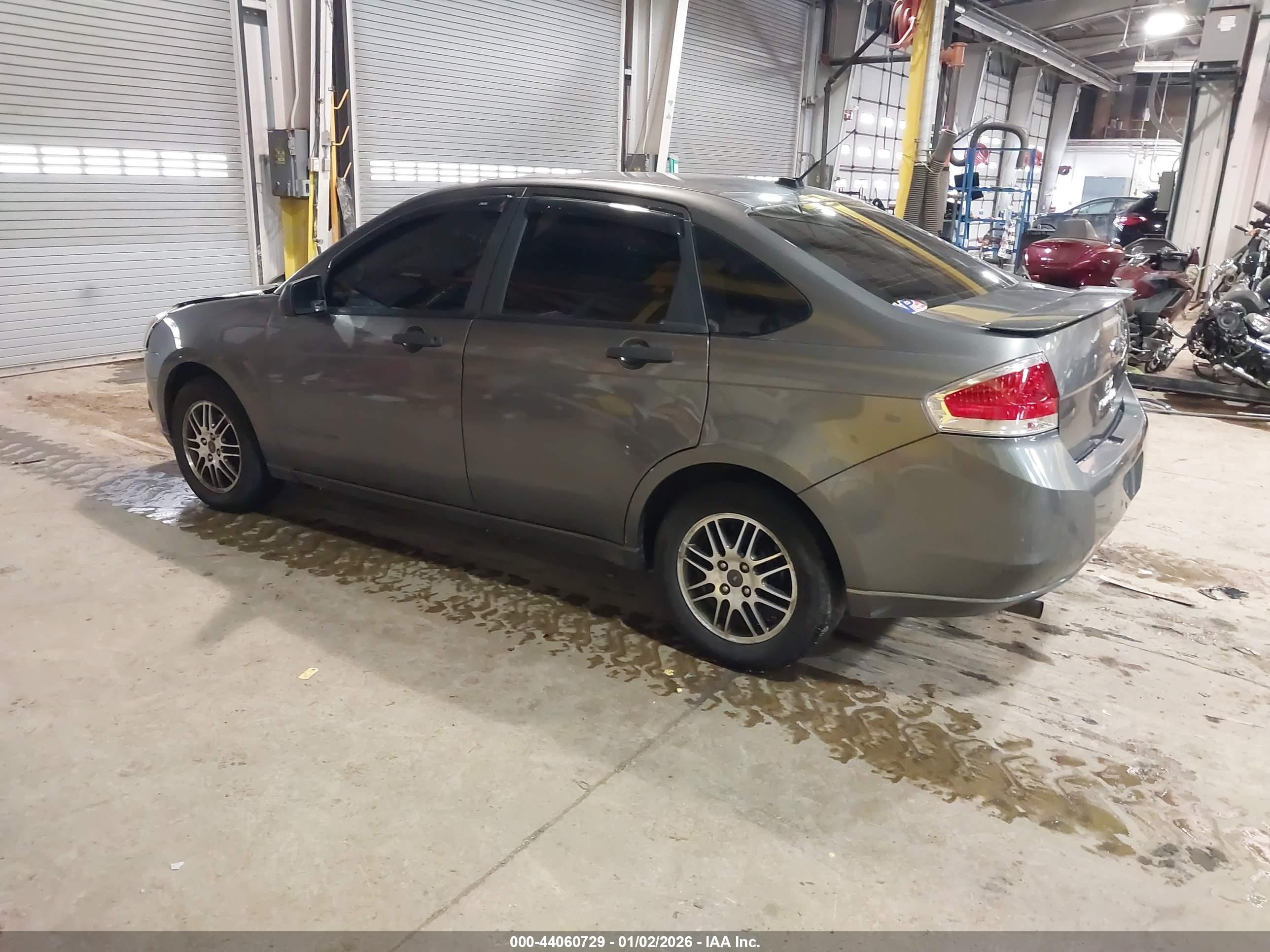 2010 Ford Focus Se Gray vin: 1FAHP3FN3AW185121