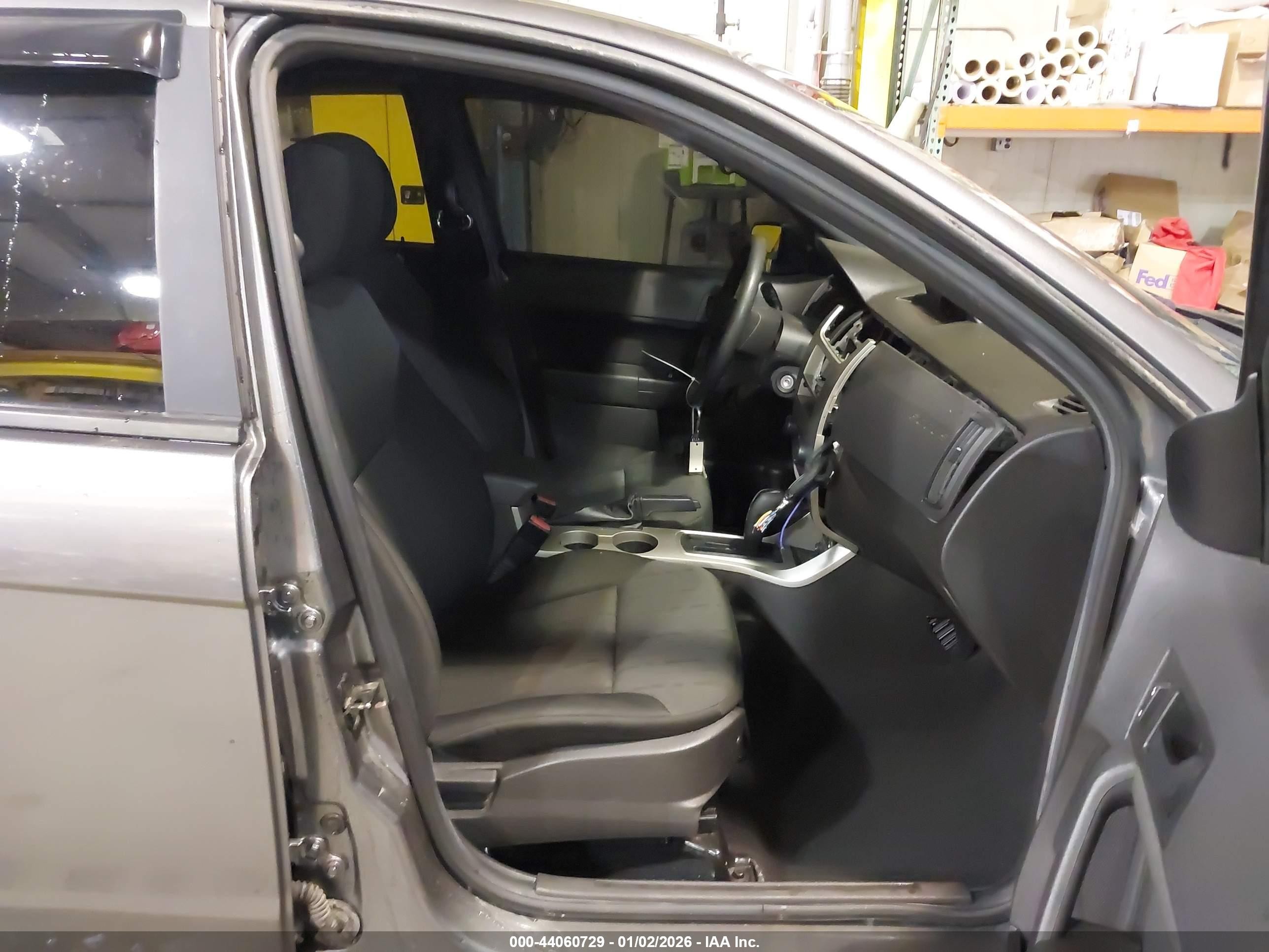 2010 Ford Focus Se Gray vin: 1FAHP3FN3AW185121