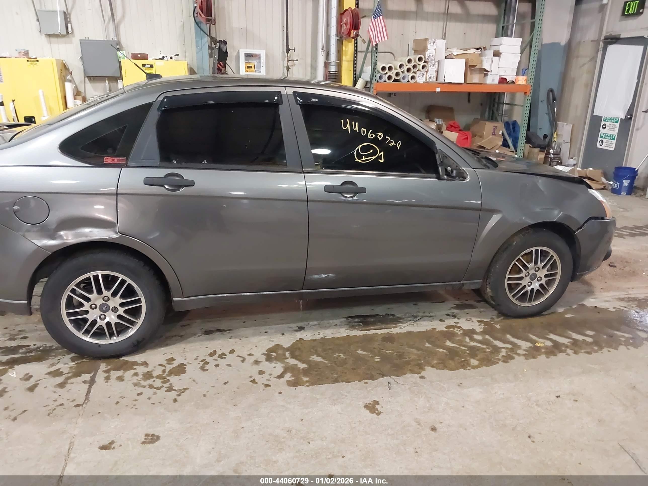 2010 Ford Focus Se Gray vin: 1FAHP3FN3AW185121