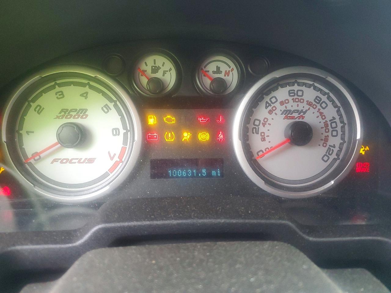 2010 Ford Focus Se Silver vin: 1FAHP3FN3AW198287
