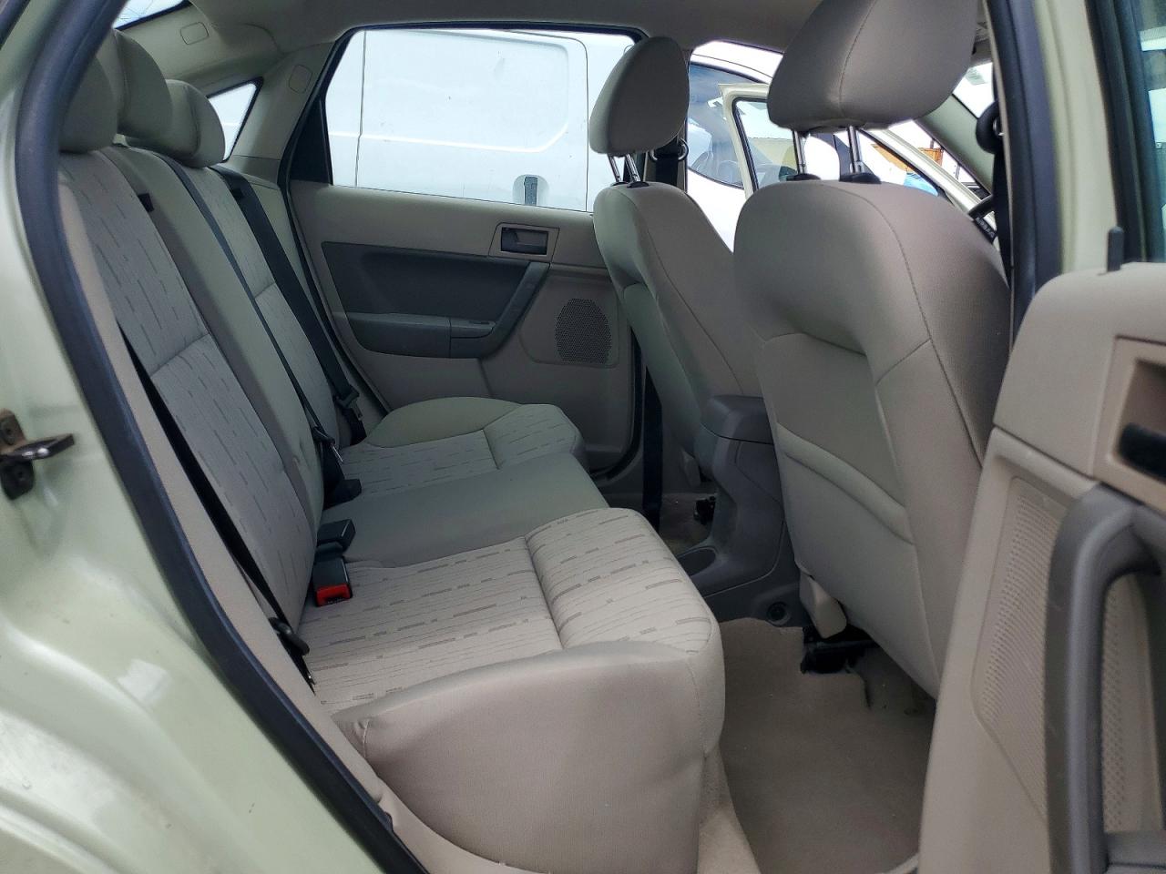 2010 Ford Focus Se Green vin: 1FAHP3FN3AW201799