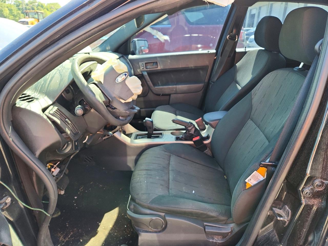 2010 Ford Focus Black vin: 1FAHP3FN3AW204010