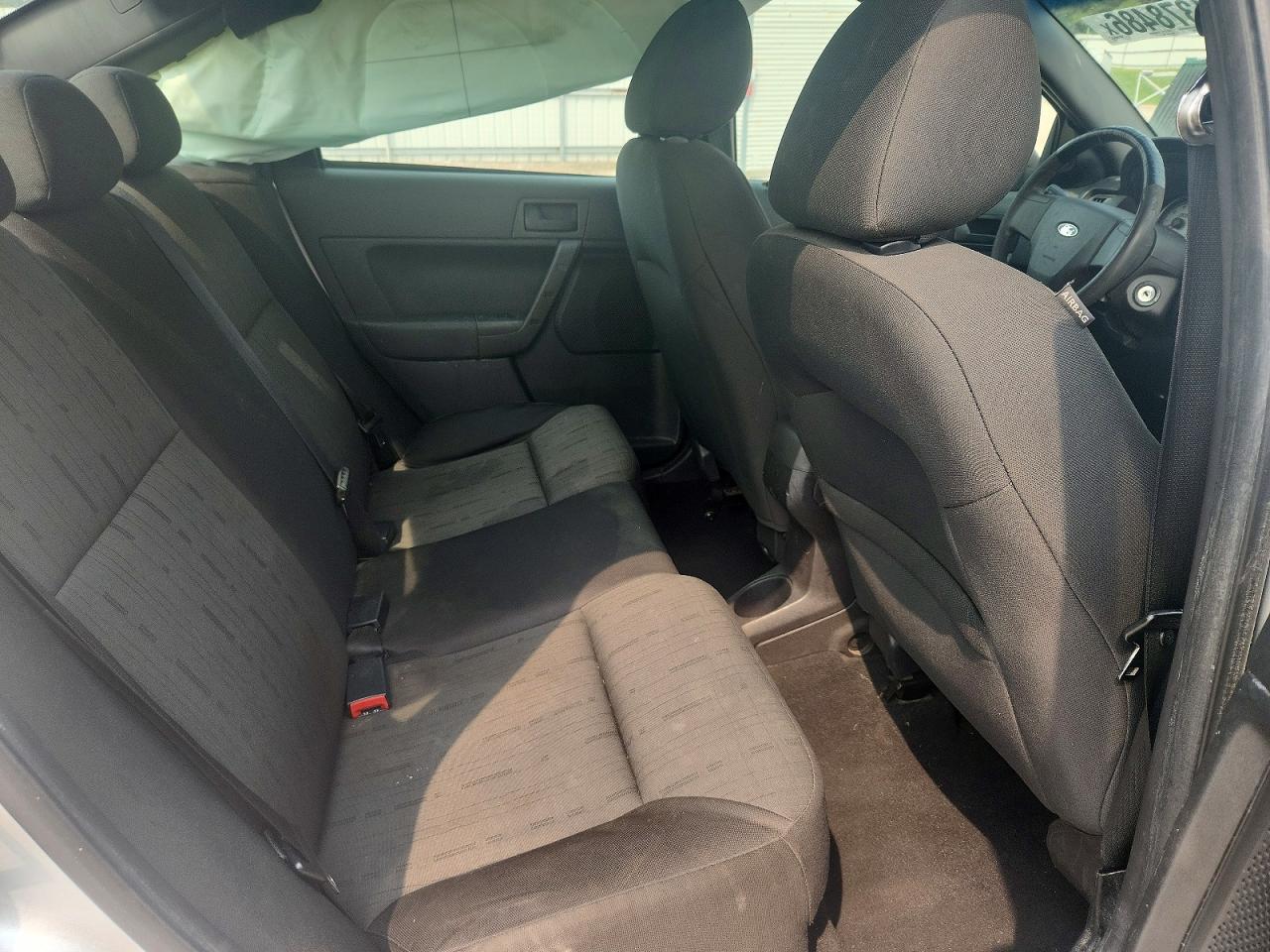 2010 Ford Focus Gray vin: 1FAHP3FN3AW218134