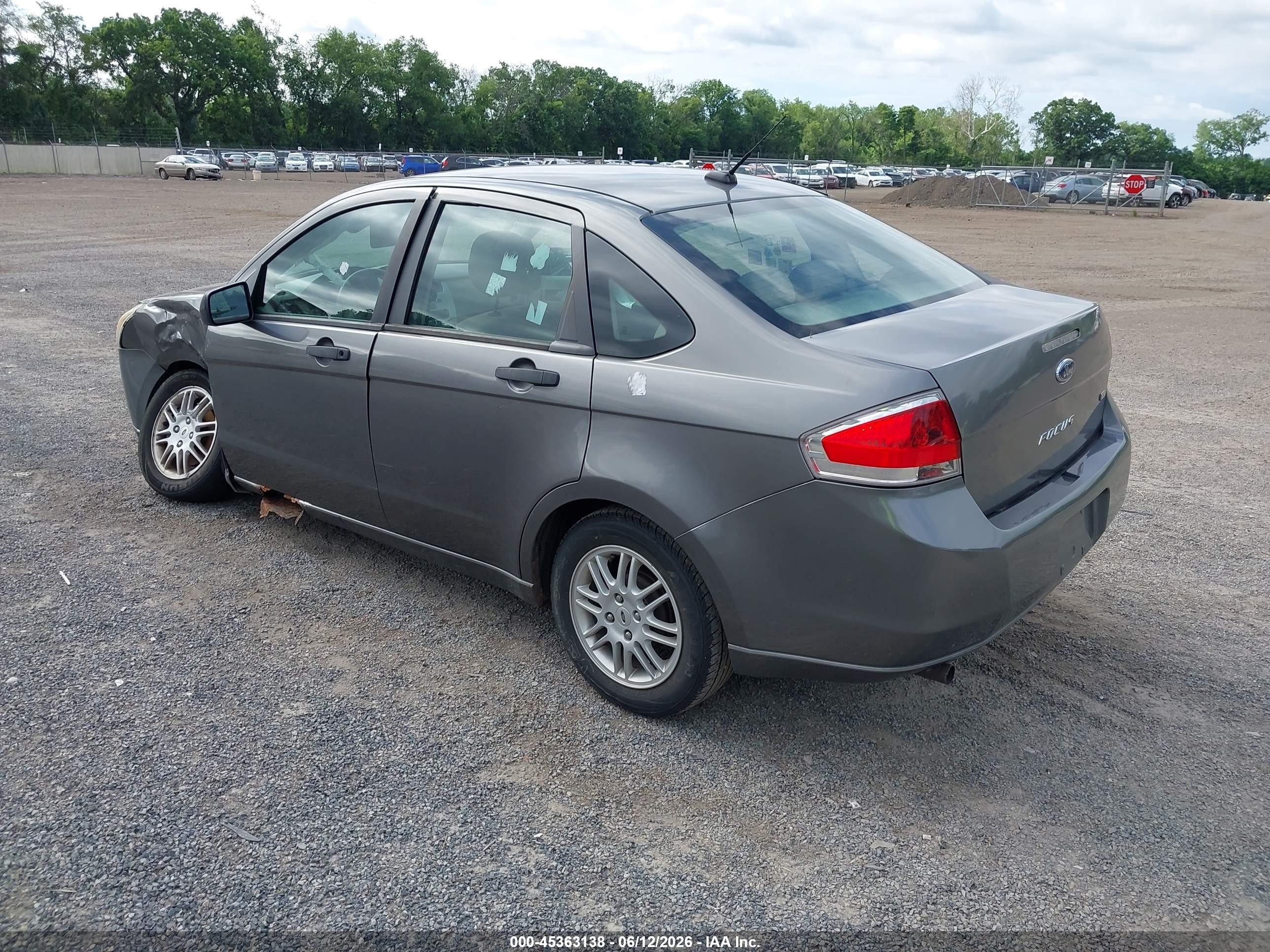 2010 Ford Focus Se Gray vin: 1FAHP3FN3AW239694