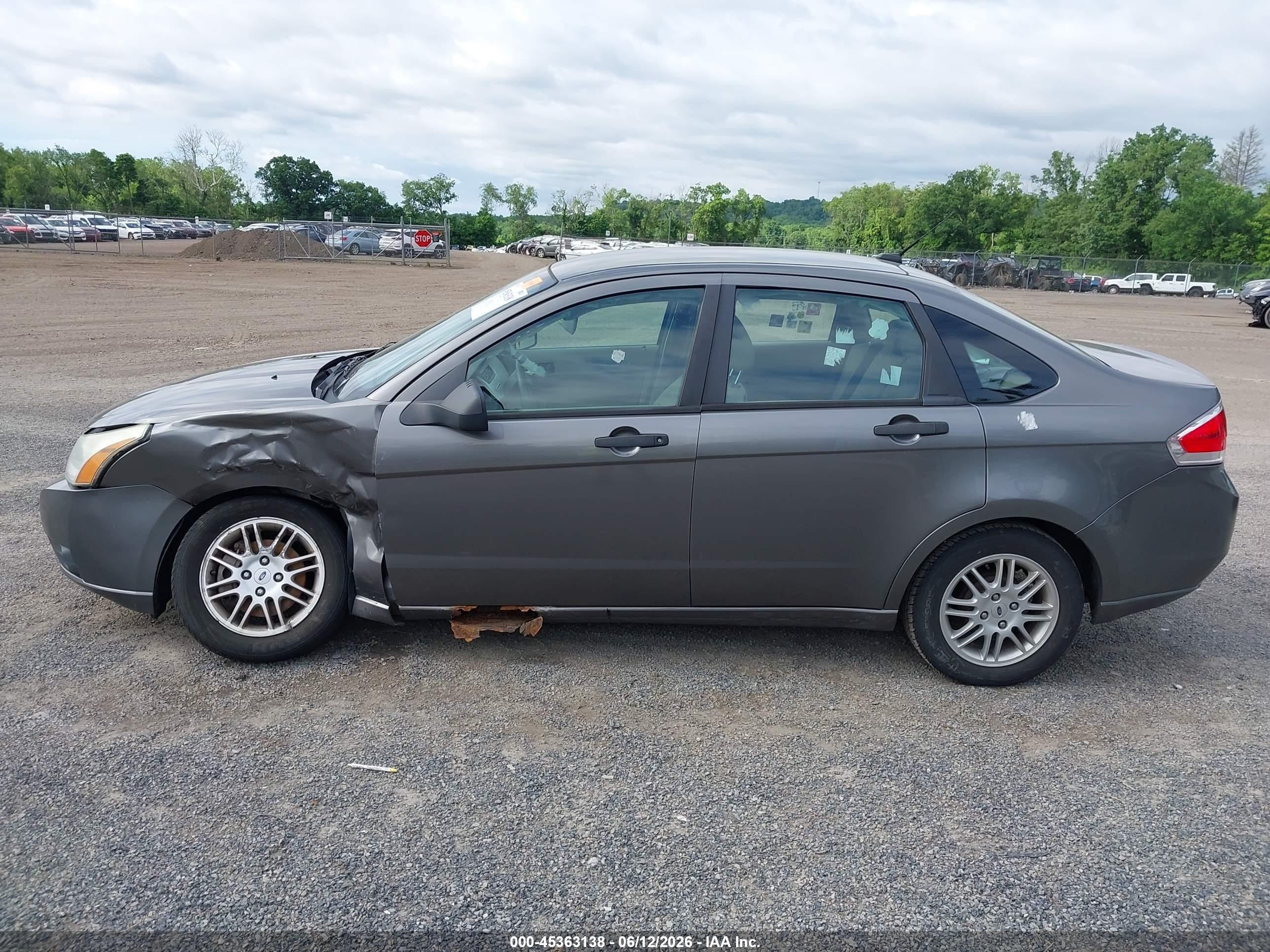 2010 Ford Focus Se Gray vin: 1FAHP3FN3AW239694