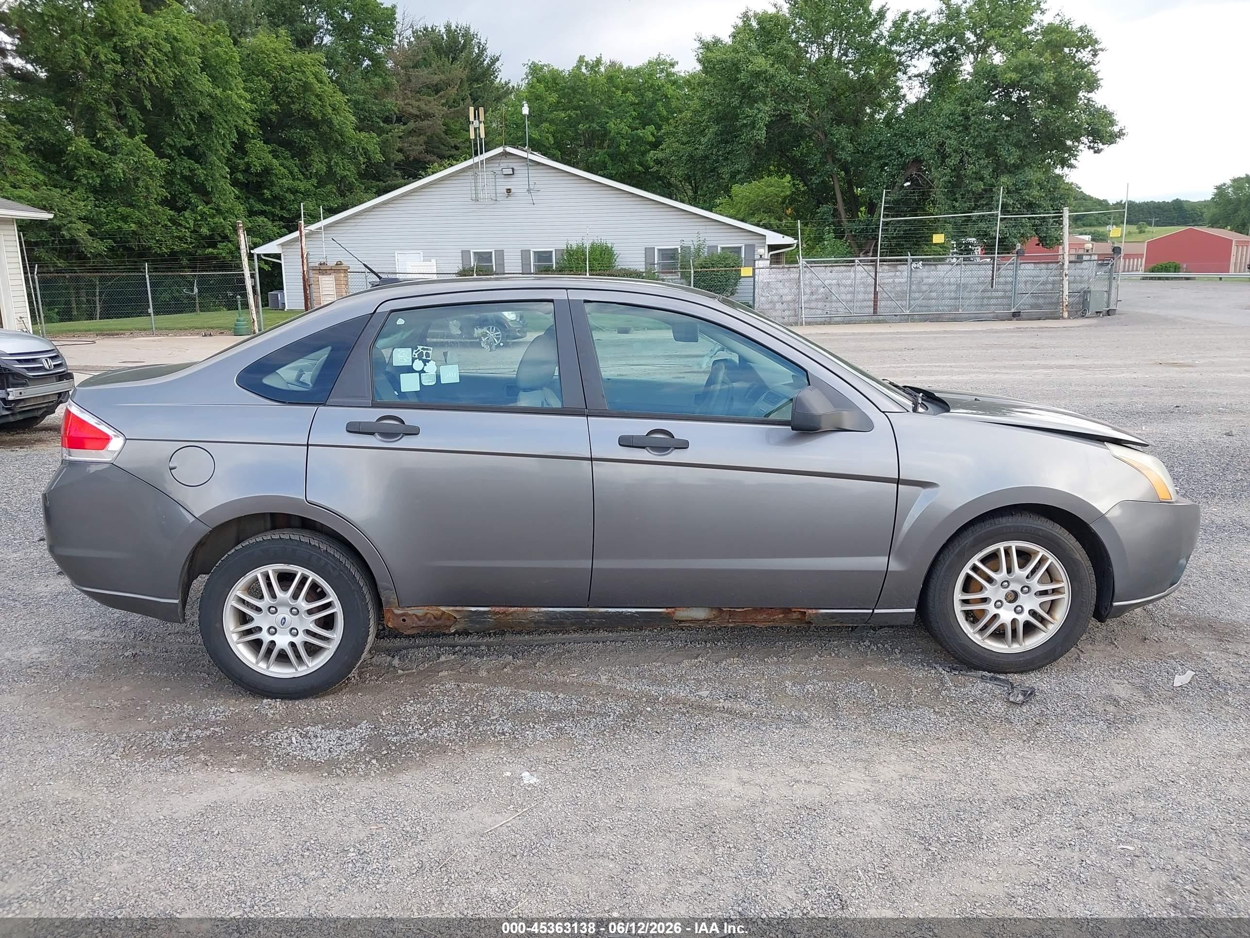 2010 Ford Focus Se Gray vin: 1FAHP3FN3AW239694