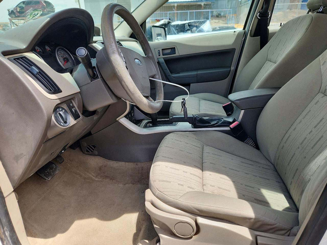 2010 Ford Focus Se White vin: 1FAHP3FN3AW258780