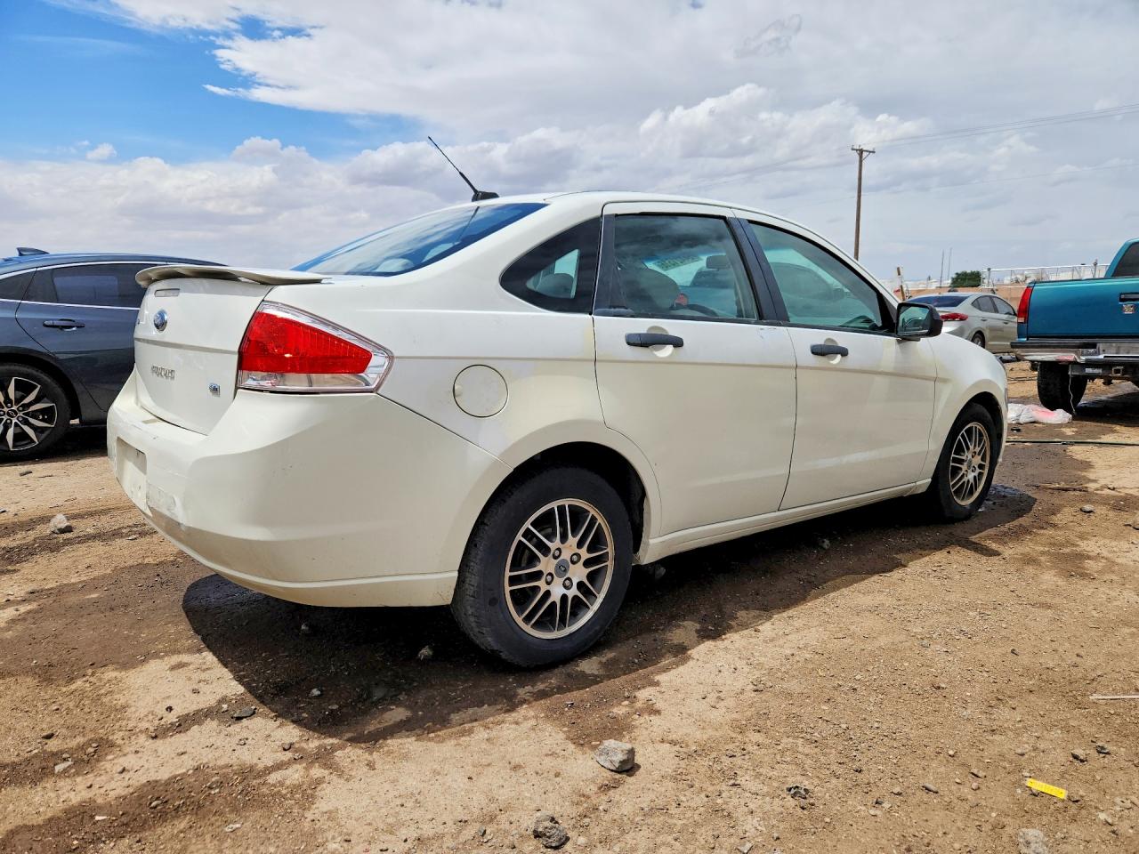 2010 Ford Focus Se White vin: 1FAHP3FN3AW258780
