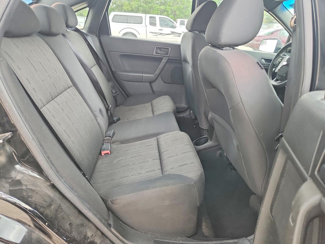 2010 Ford Focus Se Черный vin: 1FAHP3FN3AW267236