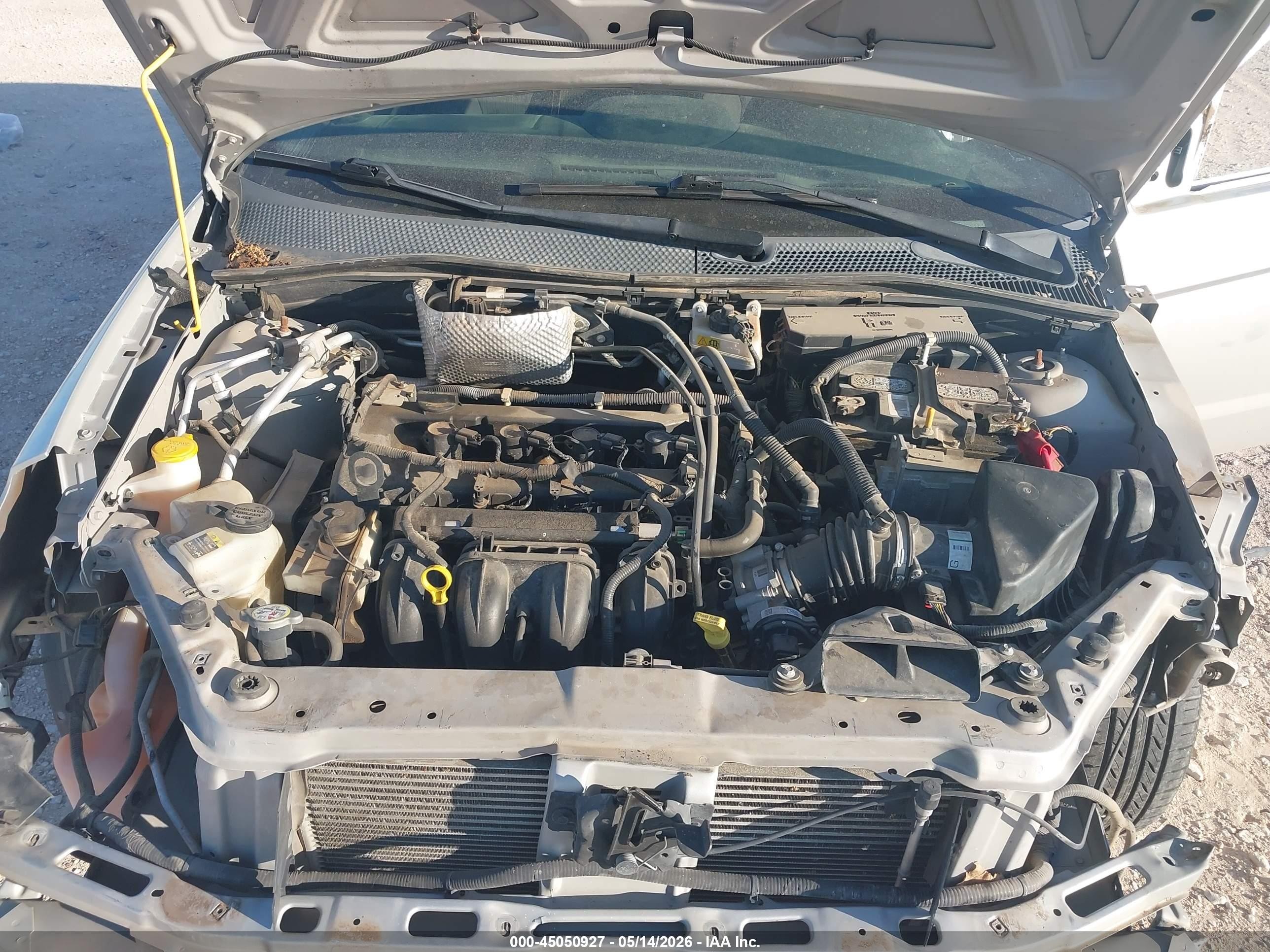 2010 Ford Focus Se Silver vin: 1FAHP3FN3AW281945