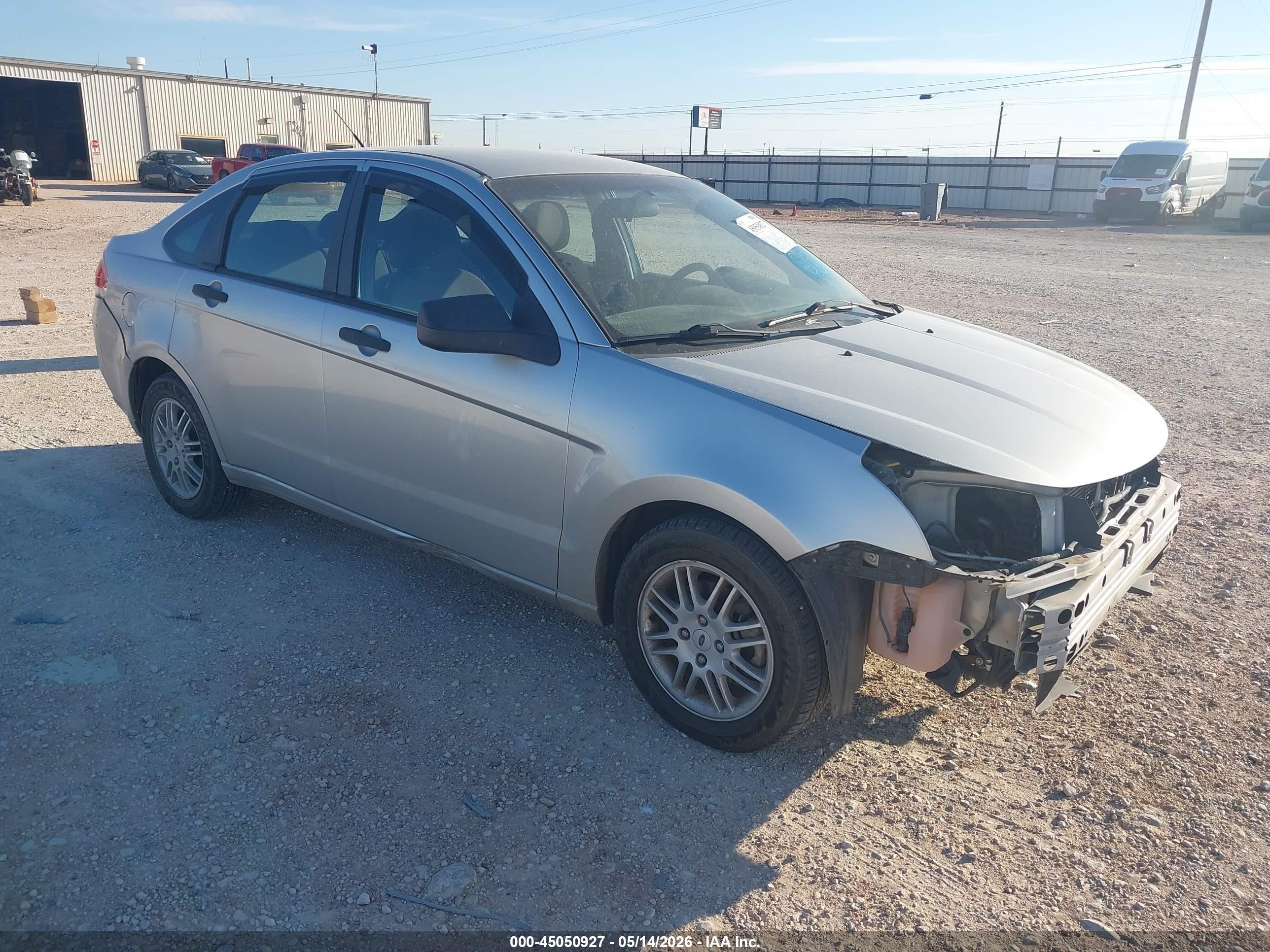 2010 Ford Focus Se Silver vin: 1FAHP3FN3AW281945