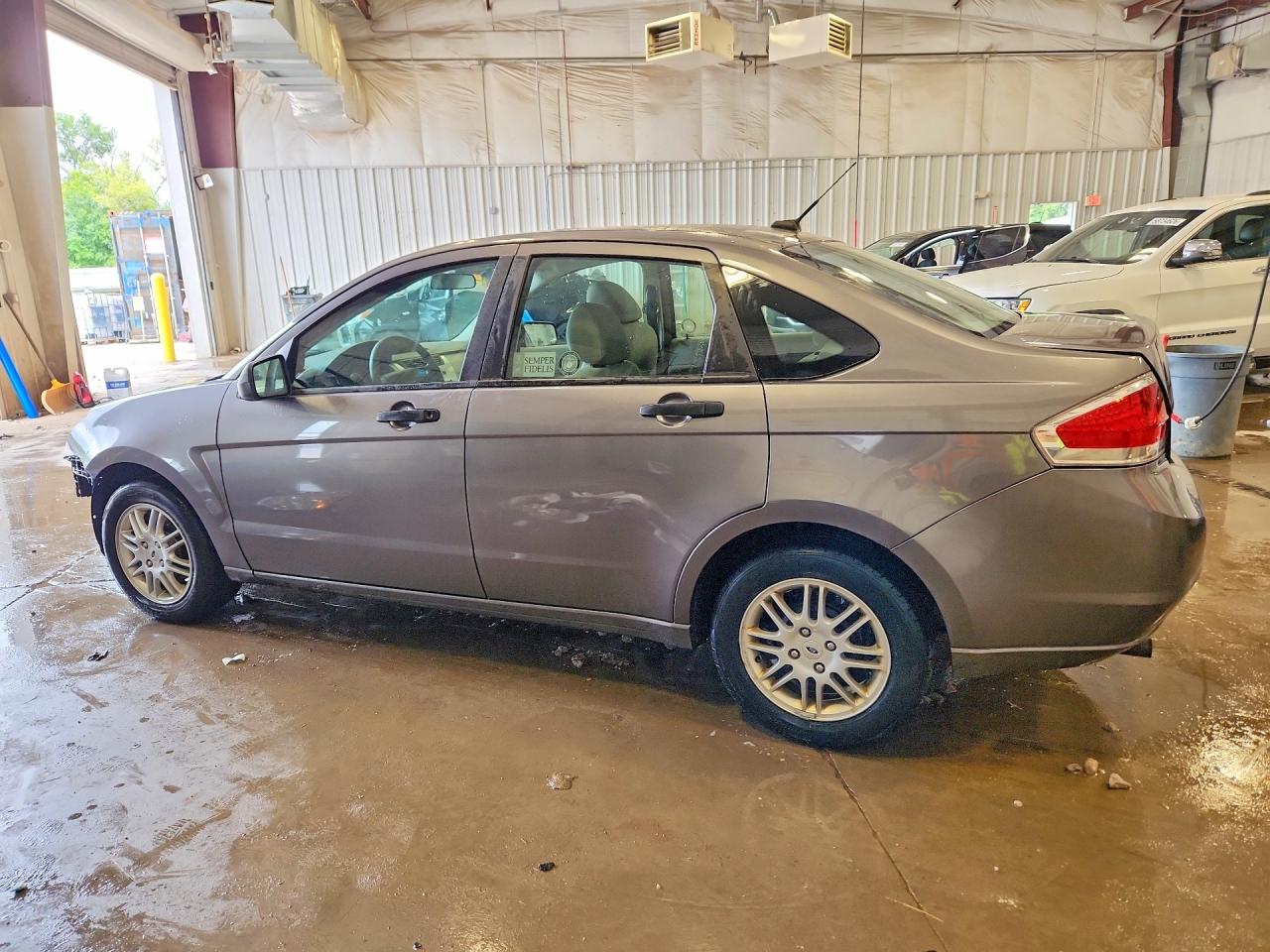 2011 Ford Focus Se Gray vin: 1FAHP3FN3BW101297