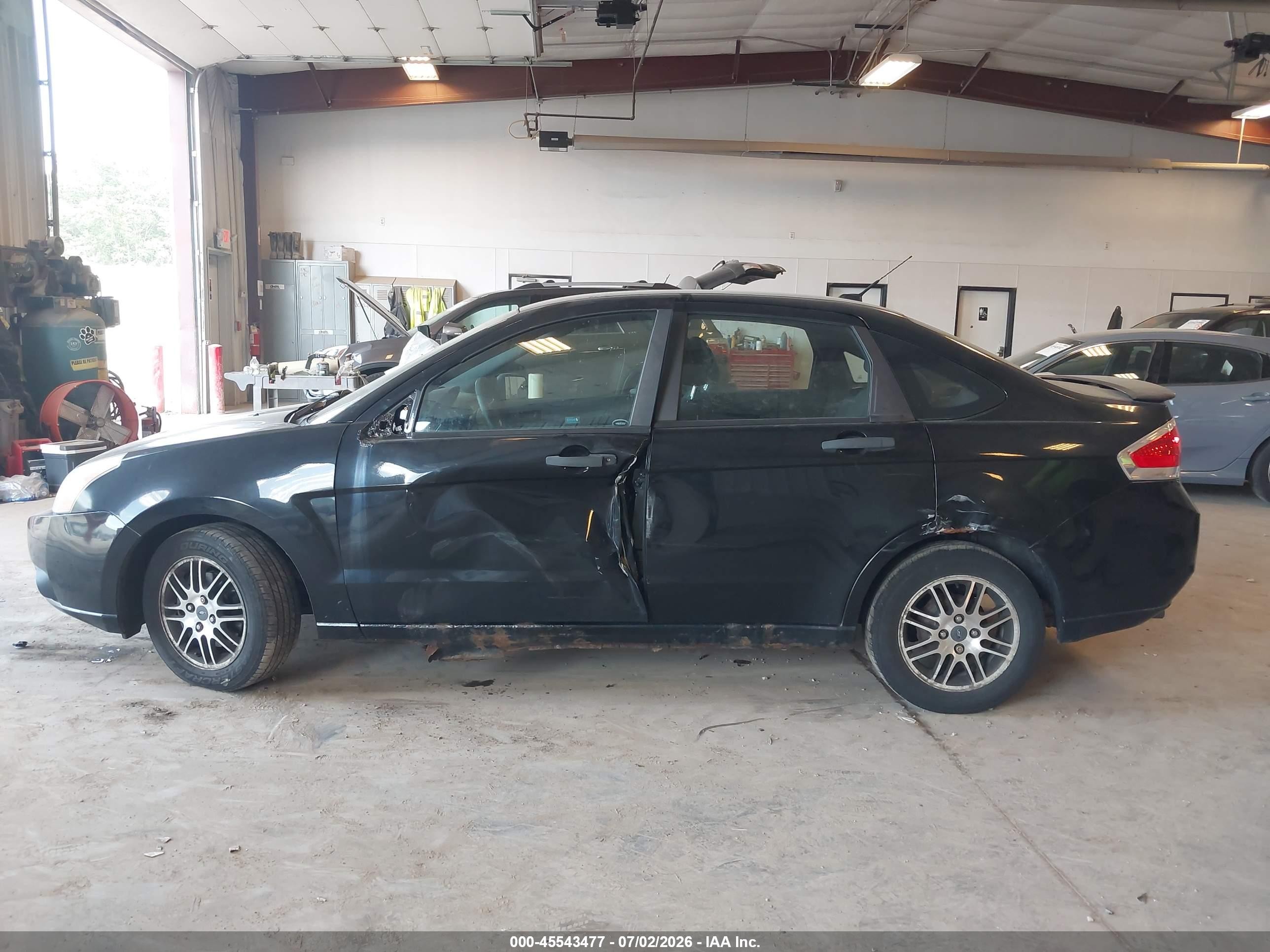2011 Ford Focus Se Черный vin: 1FAHP3FN3BW146191