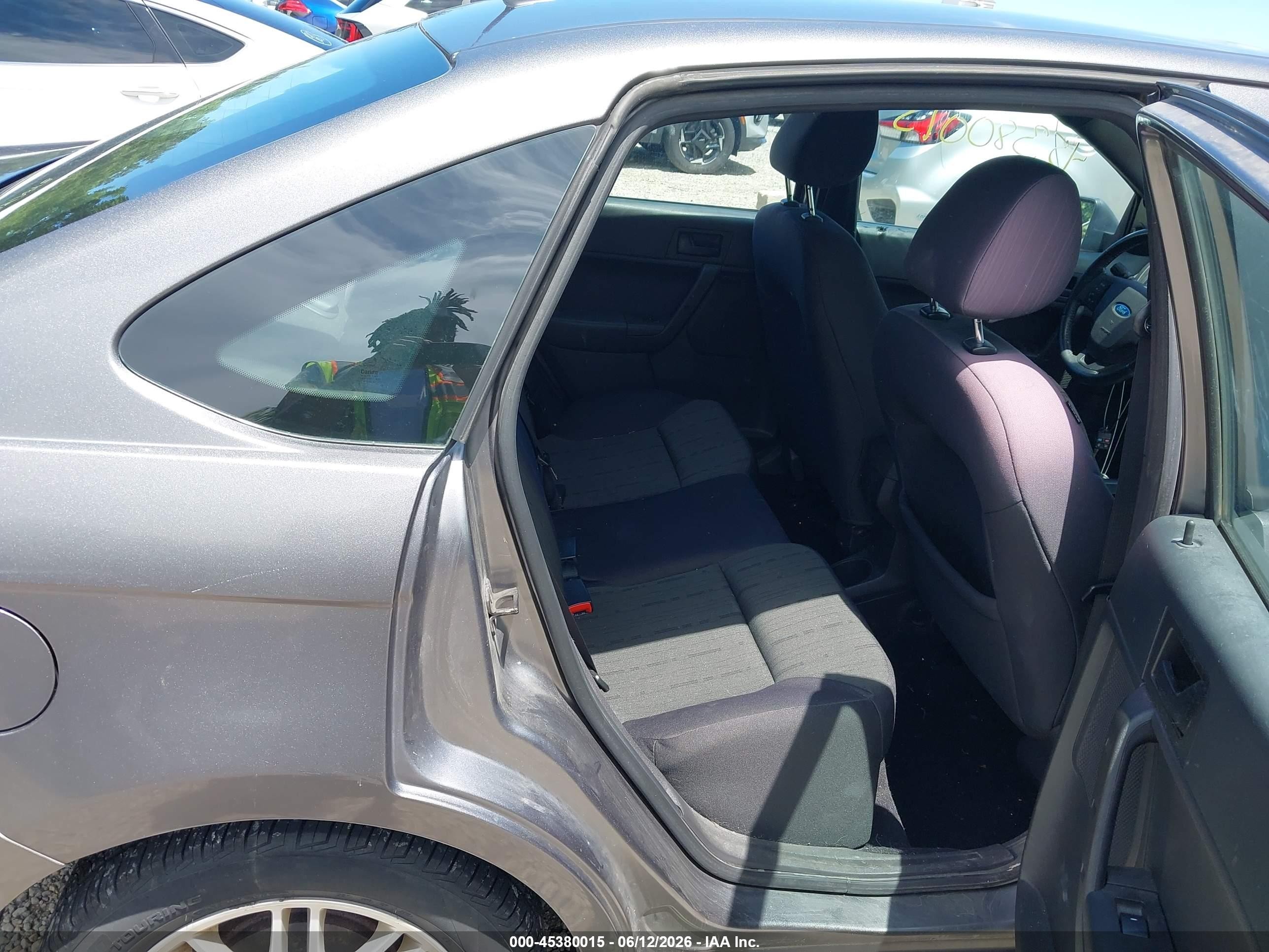 2011 Ford Focus Se Gray vin: 1FAHP3FN3BW146238