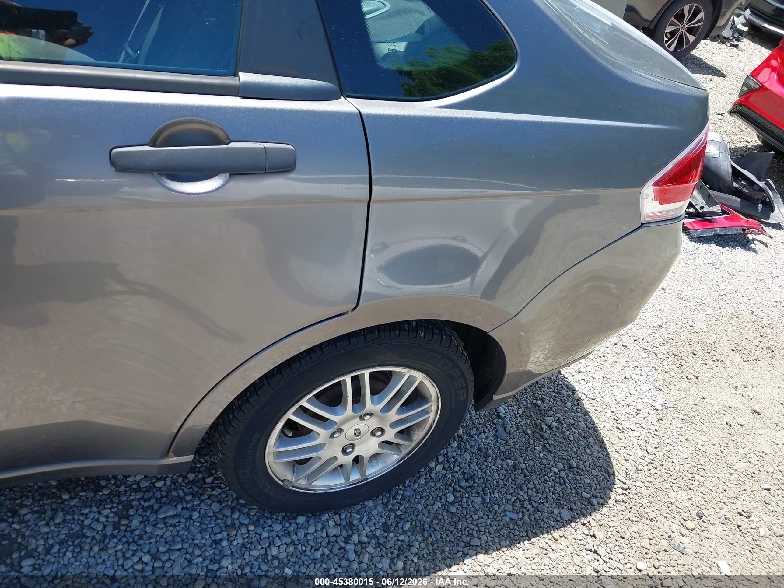 2011 Ford Focus Se Gray vin: 1FAHP3FN3BW146238