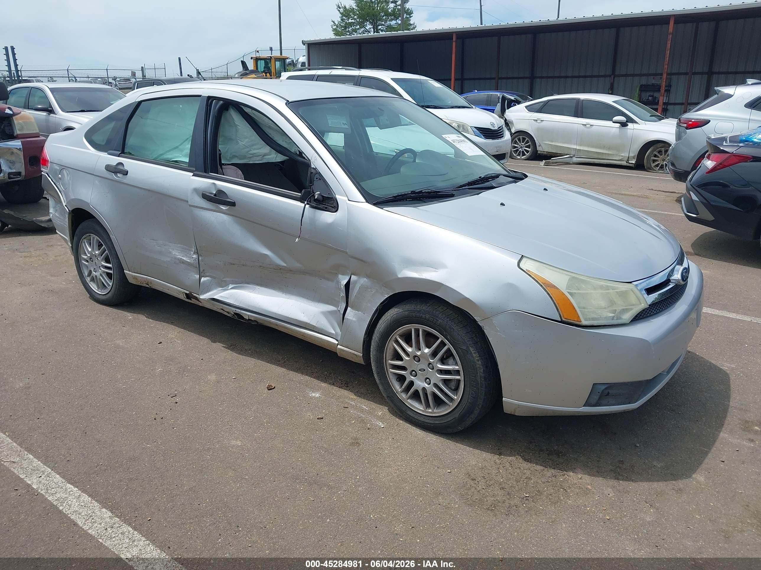 2011 Ford Focus Se Silver vin: 1FAHP3FN3BW165730