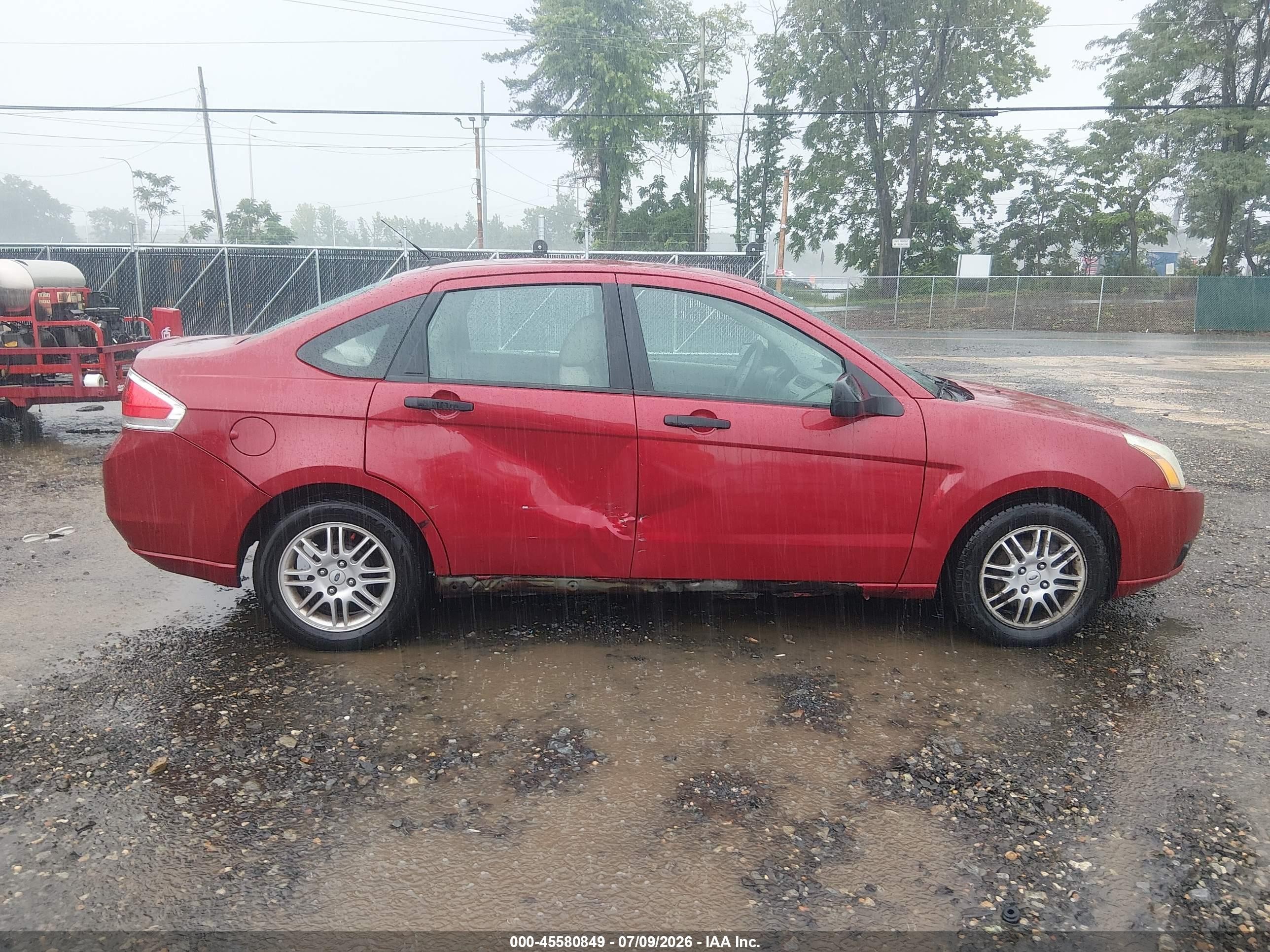 2011 Ford Focus Se Красный vin: 1FAHP3FN3BW172161
