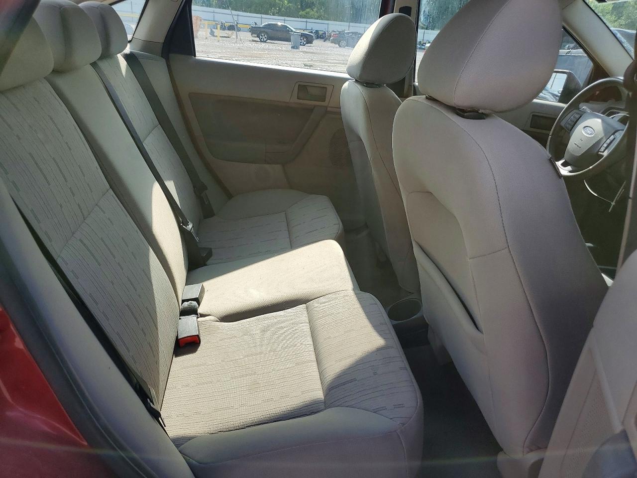 2011 Ford Focus Se Red vin: 1FAHP3FN3BW179241