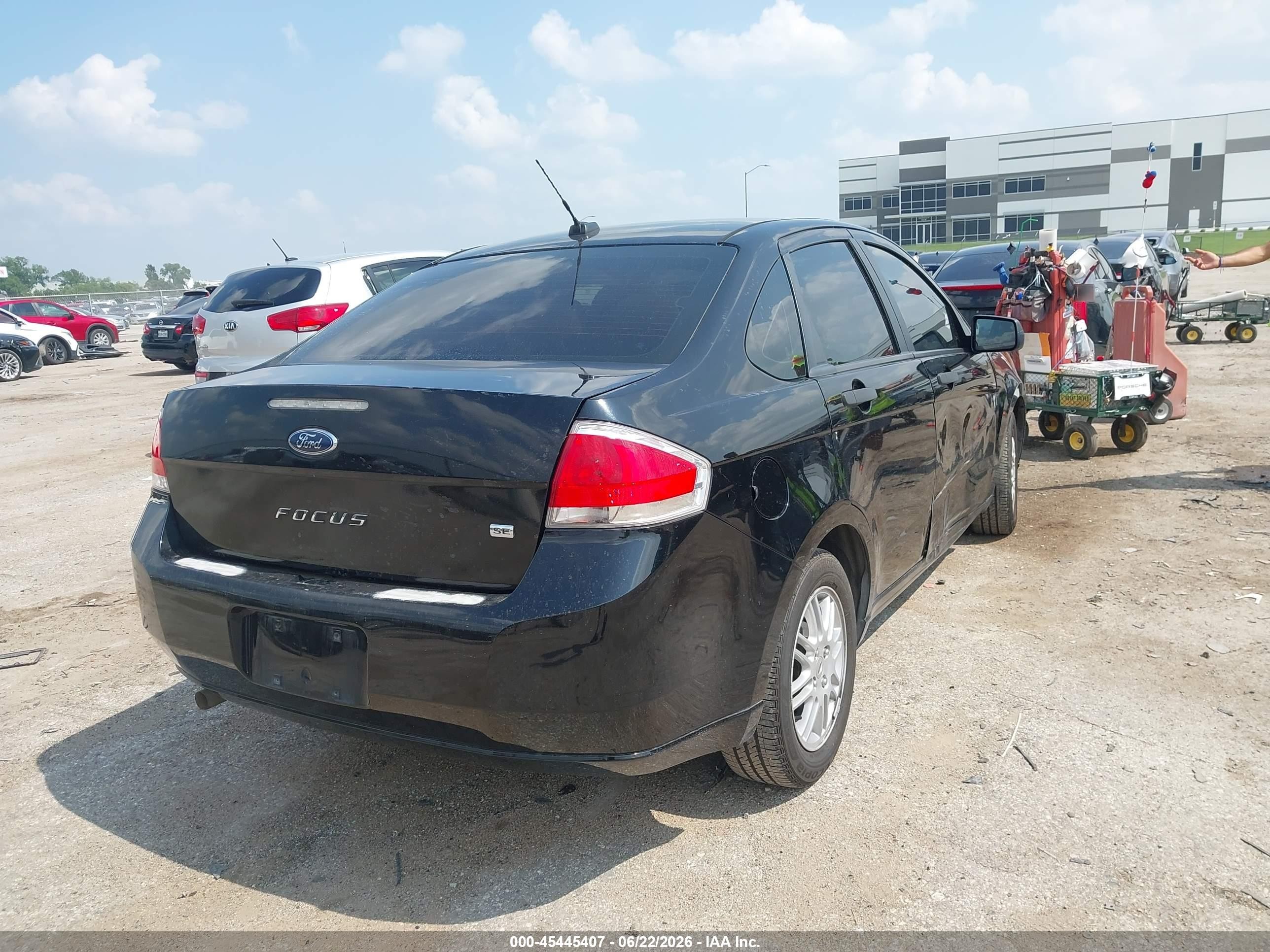 2011 Ford Focus Se Черный vin: 1FAHP3FN3BW194032
