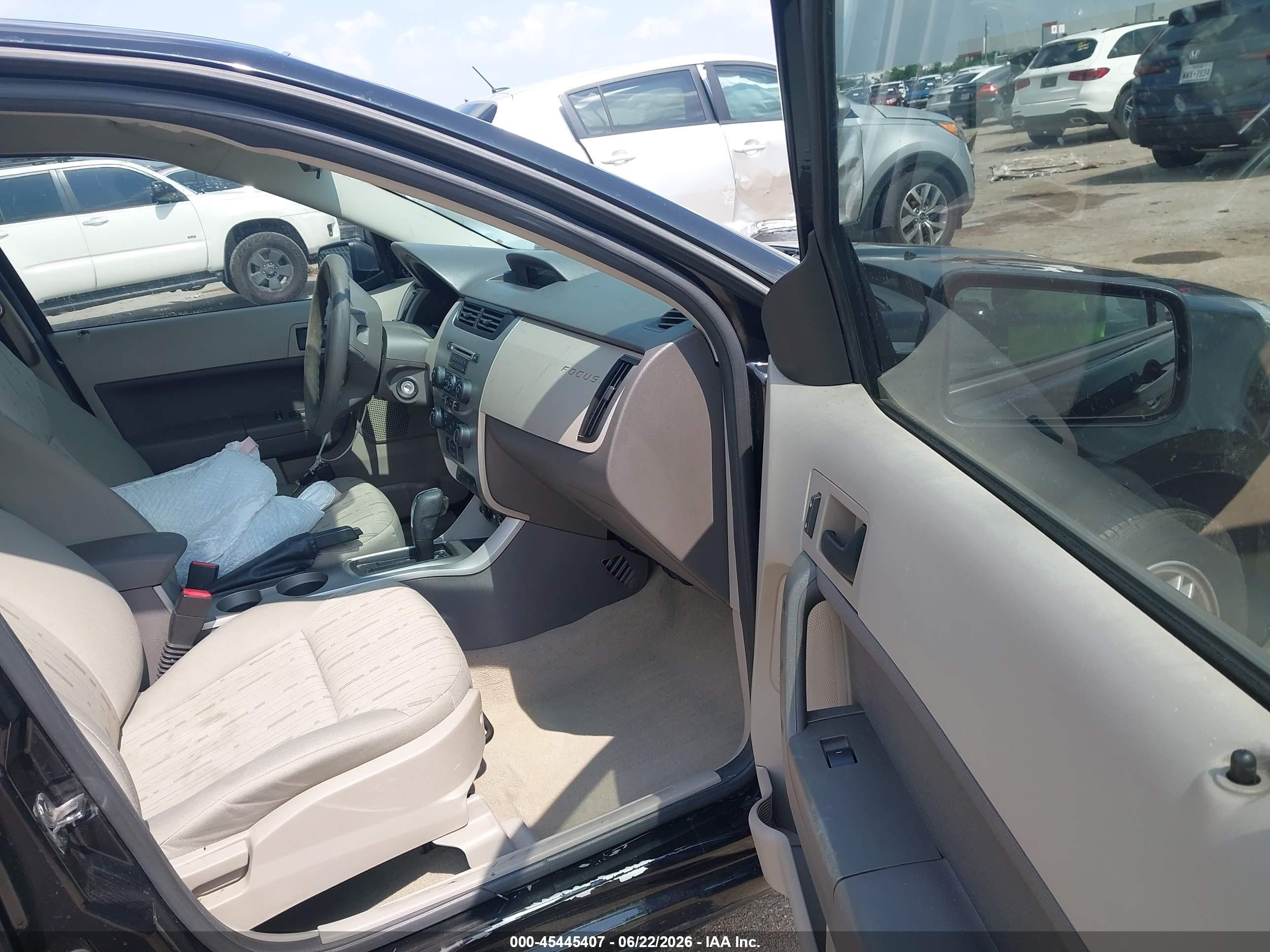 2011 Ford Focus Se Черный vin: 1FAHP3FN3BW194032