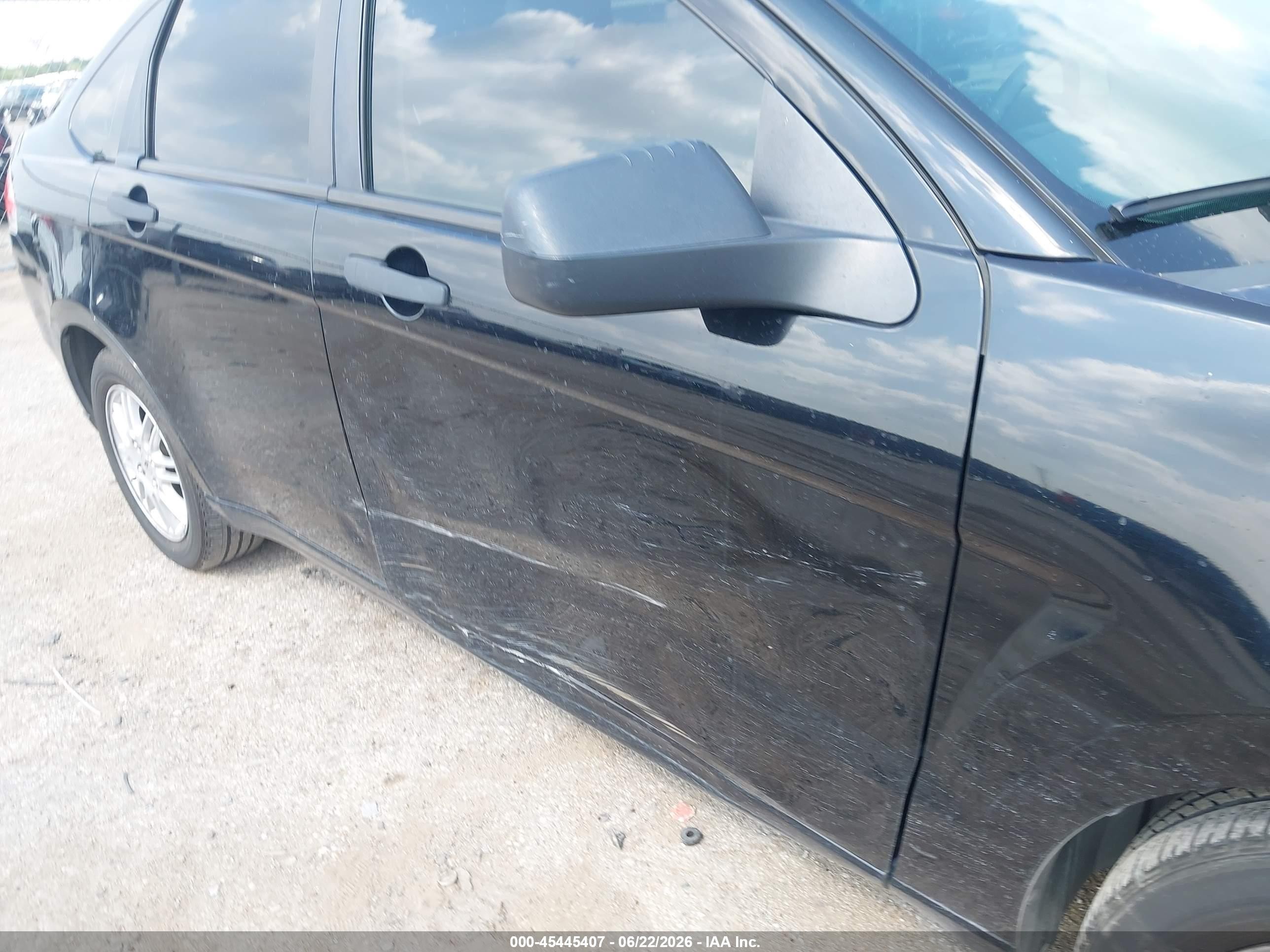 2011 Ford Focus Se Черный vin: 1FAHP3FN3BW194032