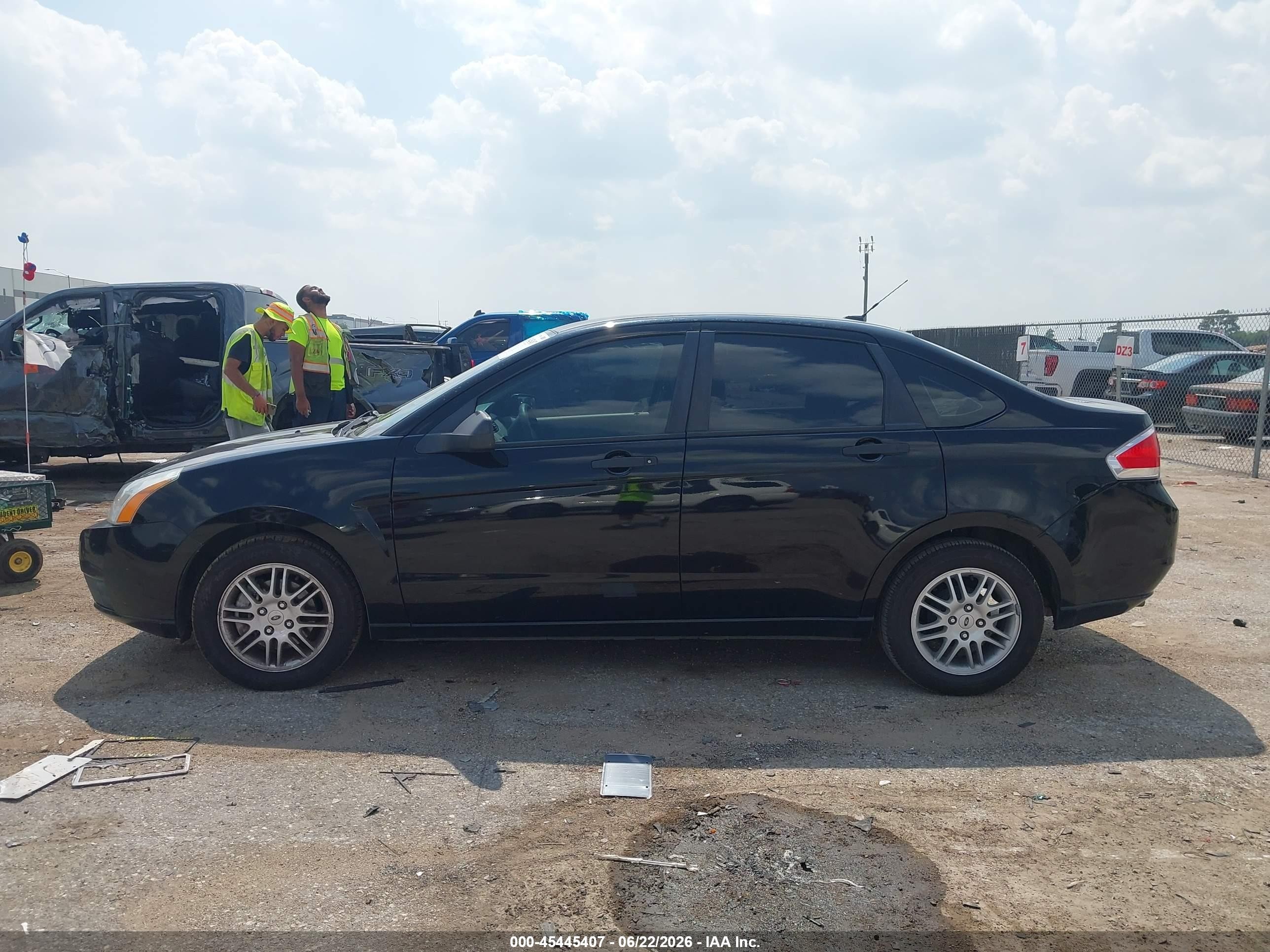 2011 Ford Focus Se Черный vin: 1FAHP3FN3BW194032