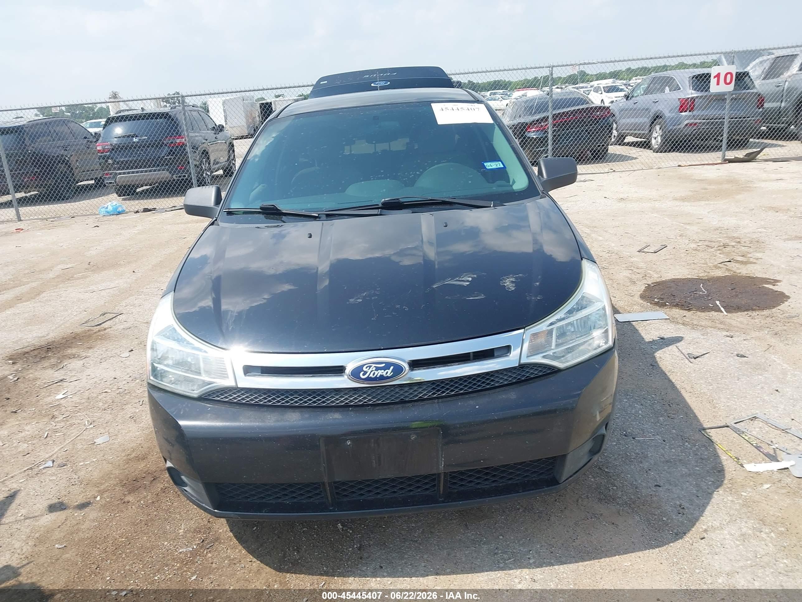 2011 Ford Focus Se Черный vin: 1FAHP3FN3BW194032