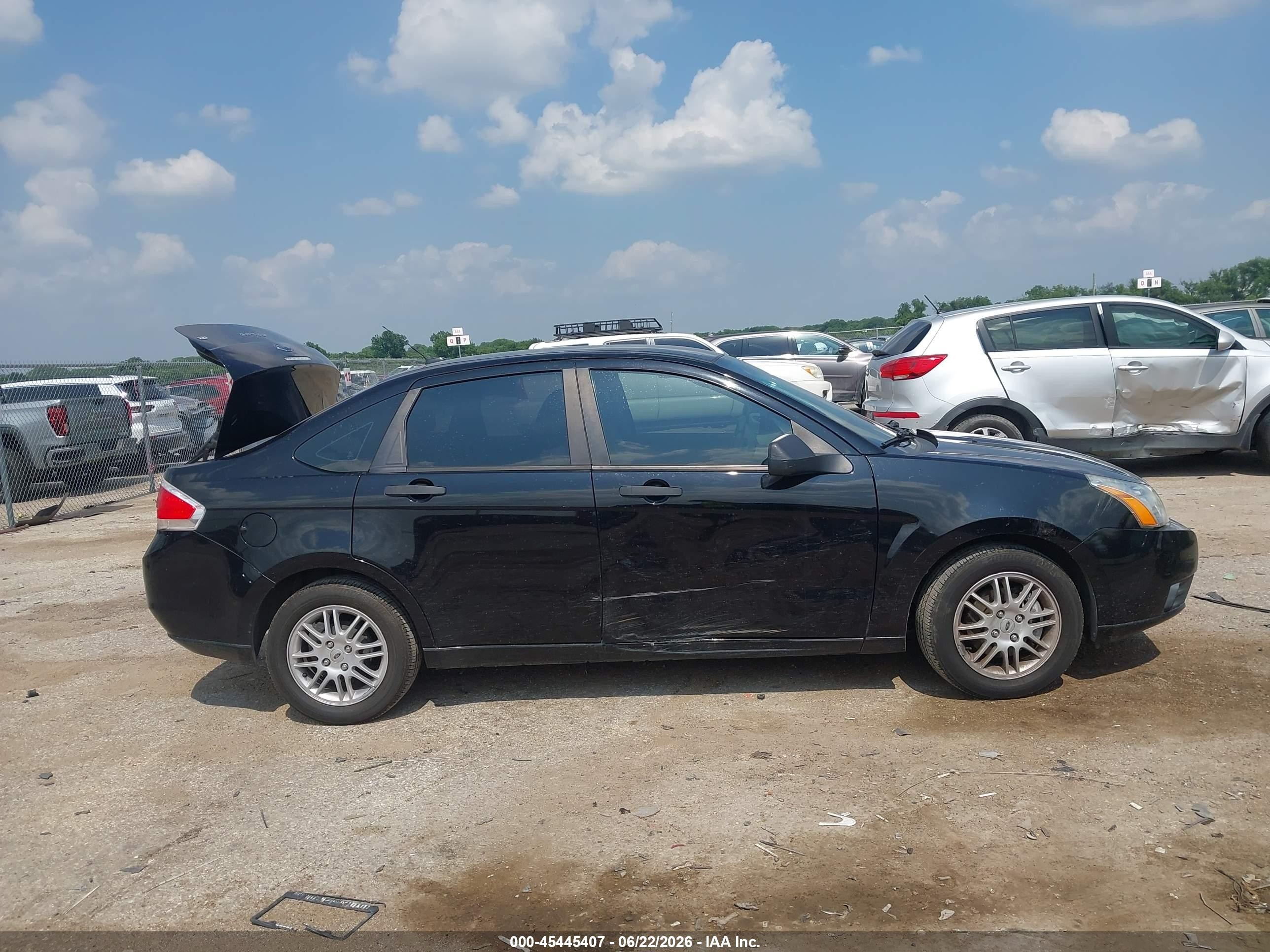 2011 Ford Focus Se Черный vin: 1FAHP3FN3BW194032