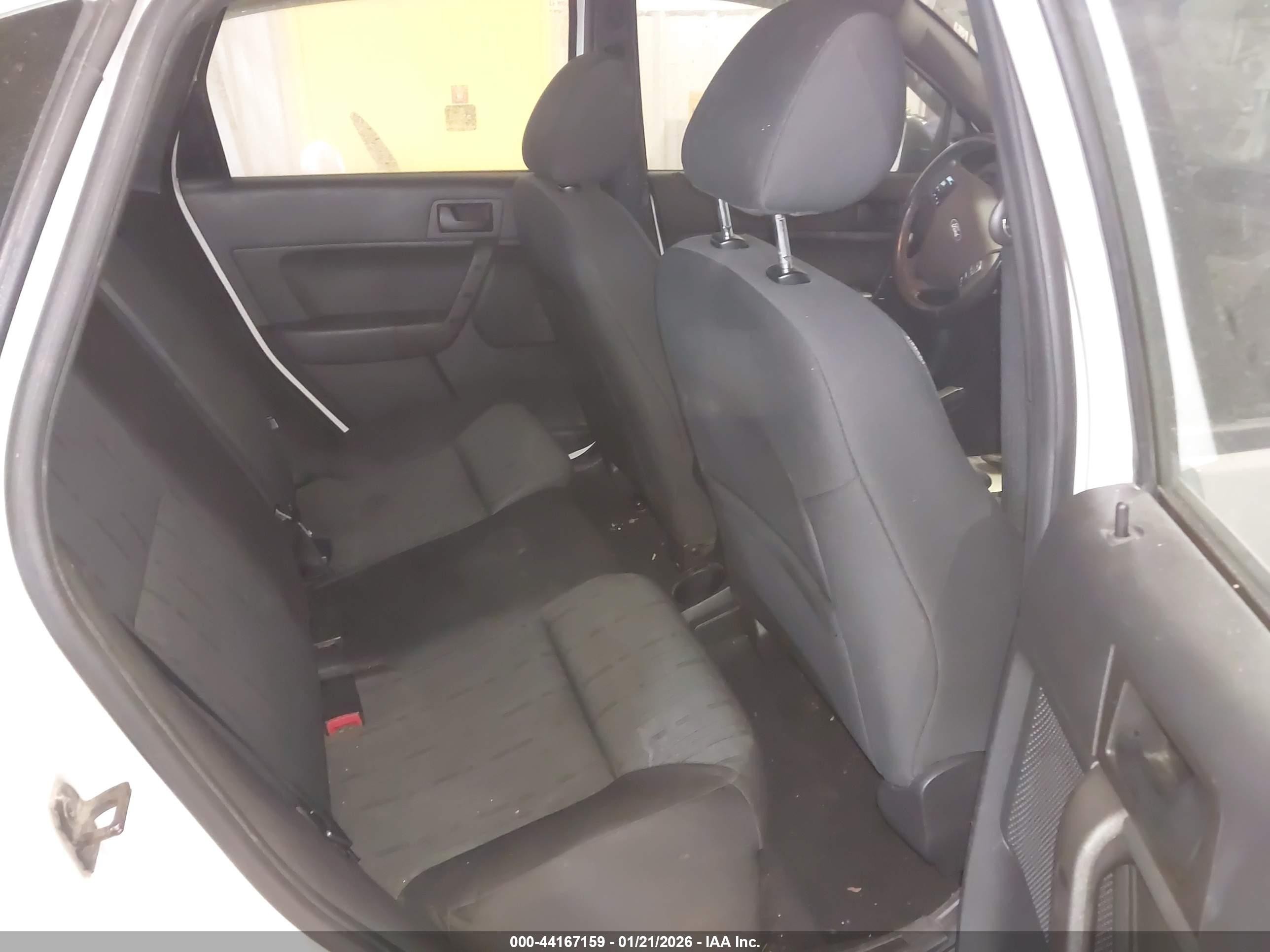 2011 Ford Focus Se White vin: 1FAHP3FN3BW201268