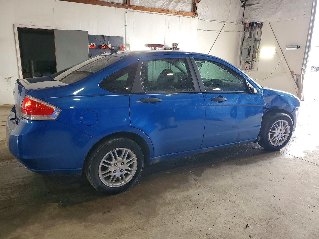 2011 Ford Focus Se Blue vin: 1FAHP3FN3BW201531