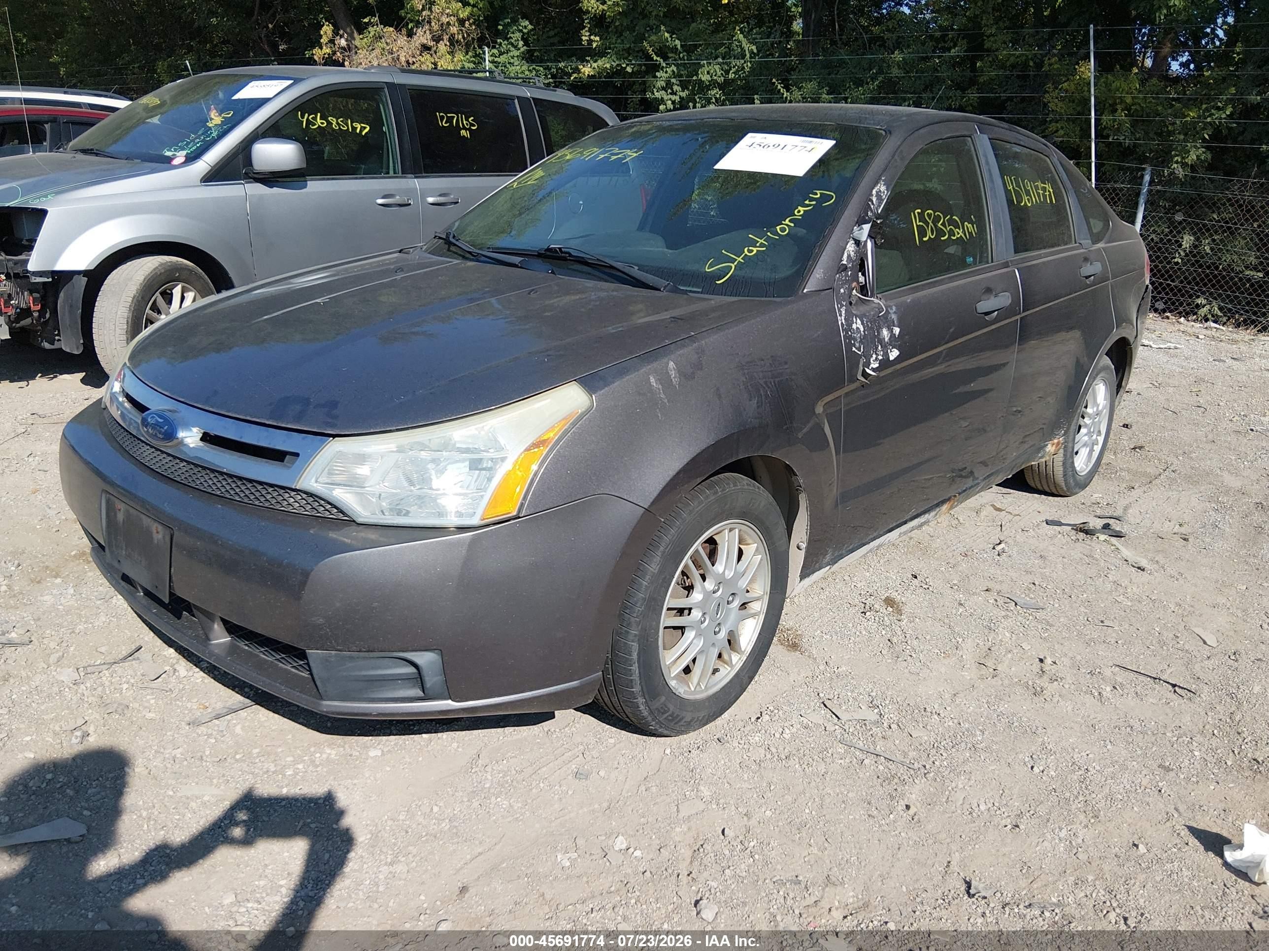 2010 Ford Focus Se Gray vin: 1FAHP3FN4AW147557