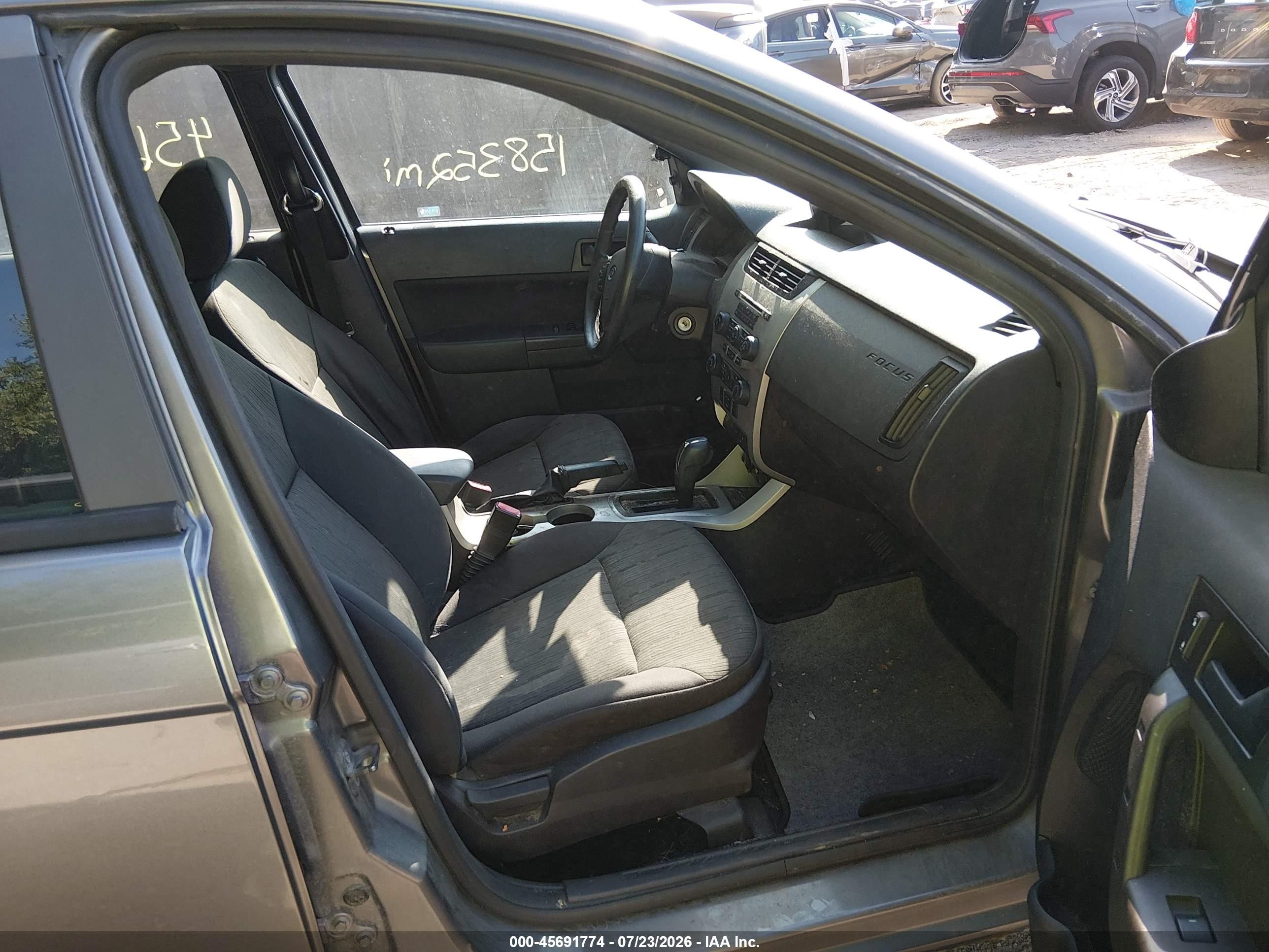 2010 Ford Focus Se Gray vin: 1FAHP3FN4AW147557