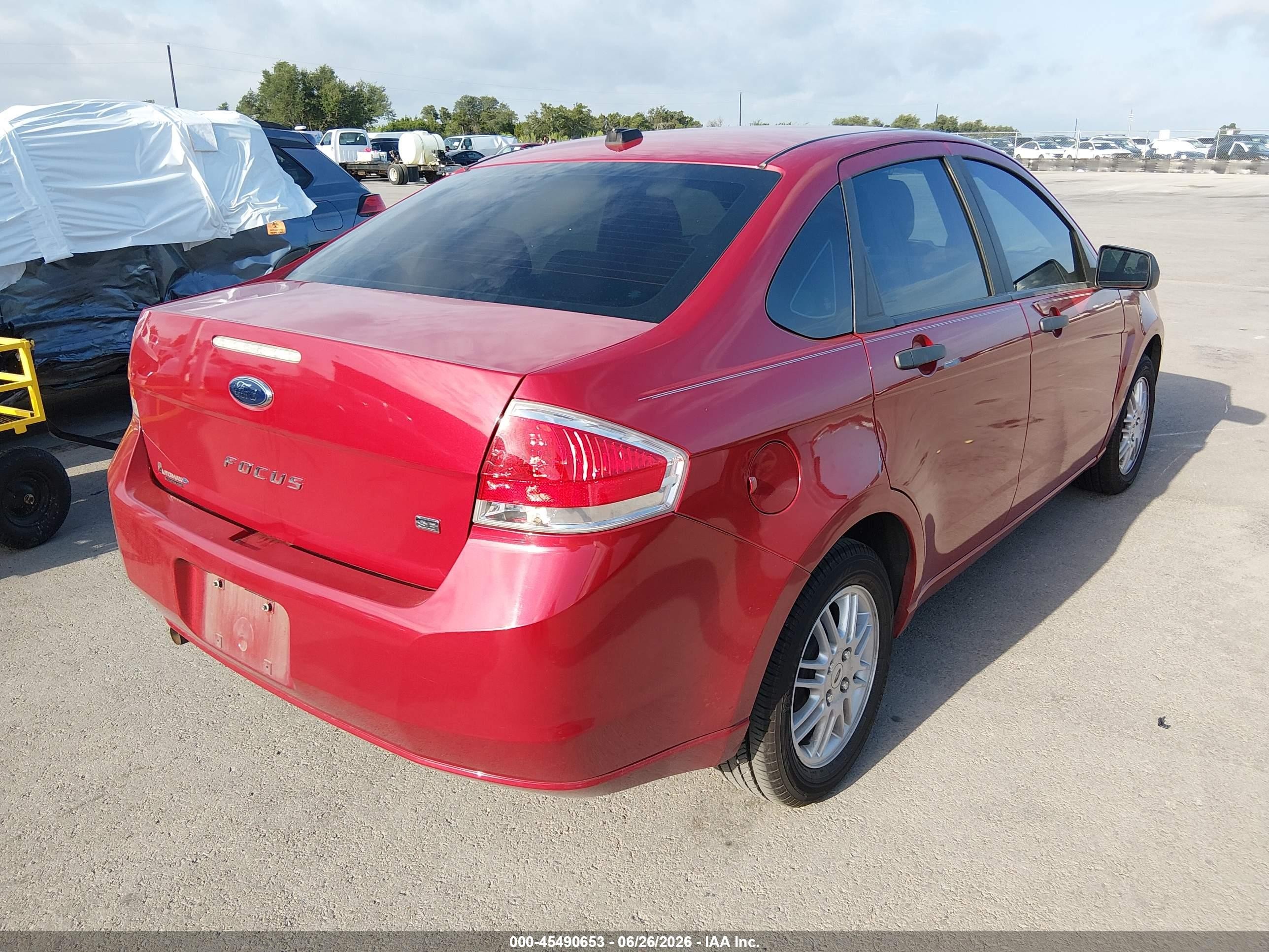 2010 Ford Focus Se Red vin: 1FAHP3FN4AW153245