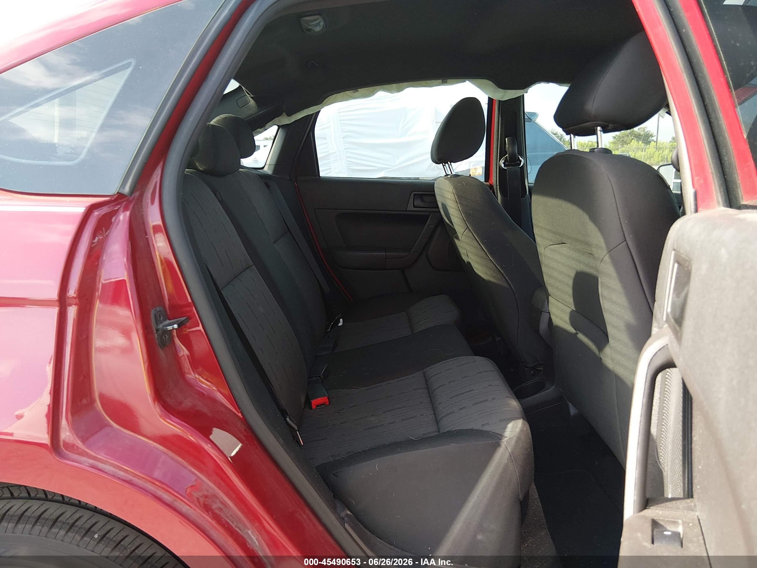 2010 Ford Focus Se Red vin: 1FAHP3FN4AW153245