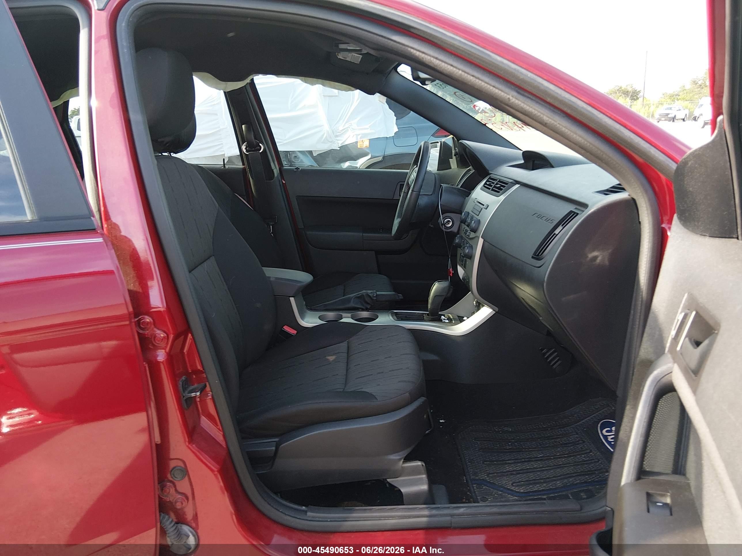2010 Ford Focus Se Red vin: 1FAHP3FN4AW153245