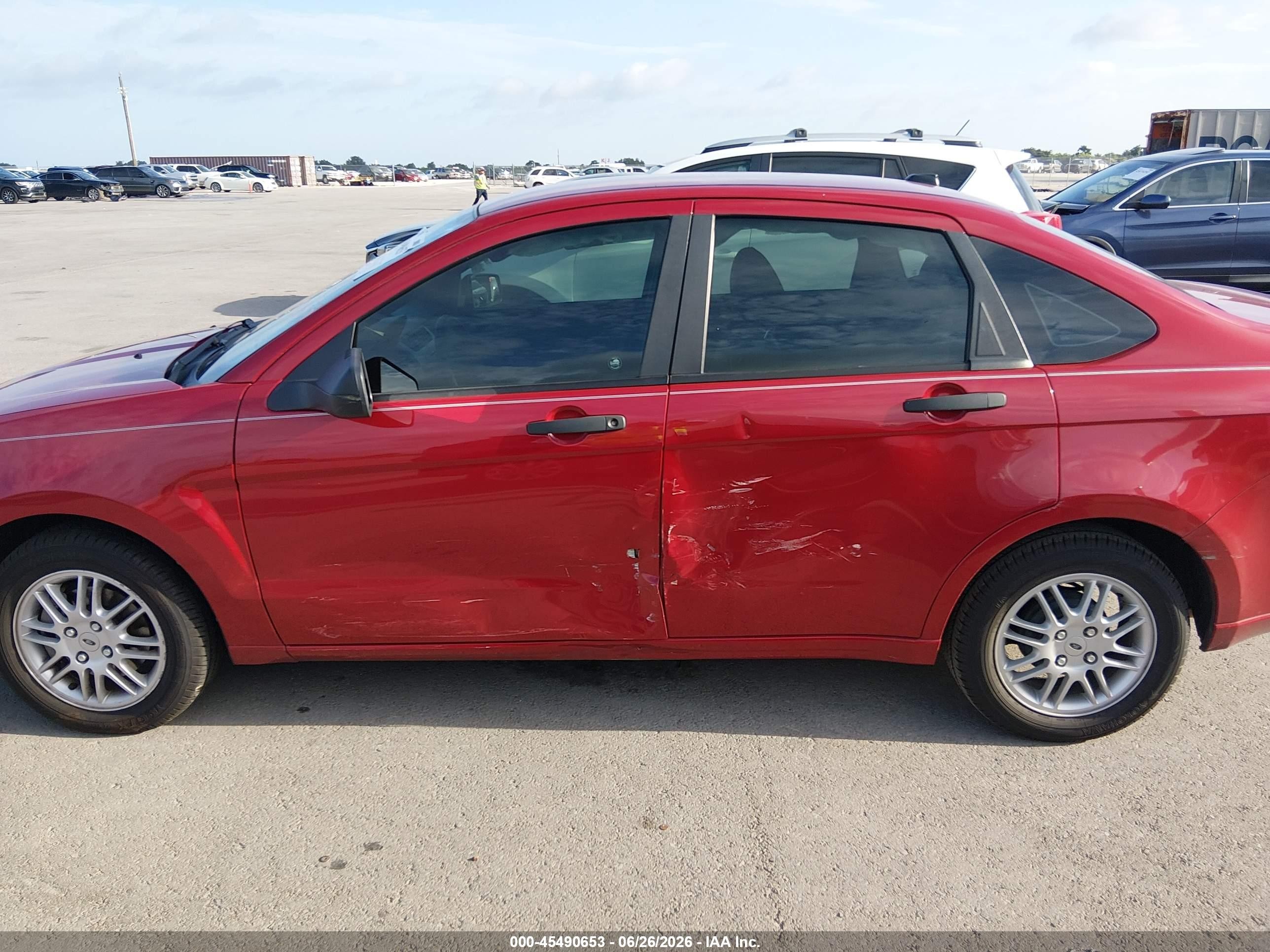 2010 Ford Focus Se Red vin: 1FAHP3FN4AW153245