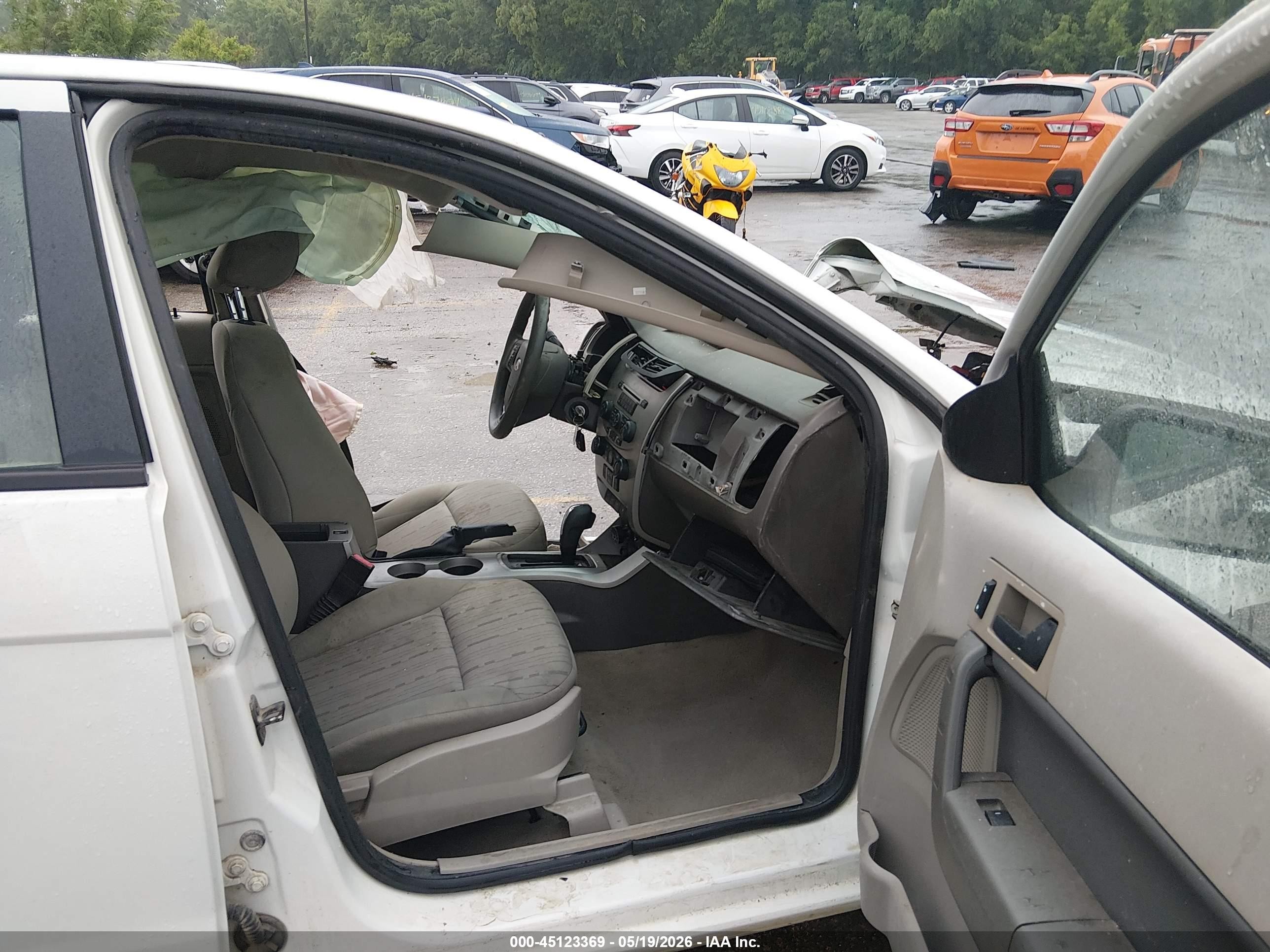 2010 Ford Focus Se White vin: 1FAHP3FN4AW186519