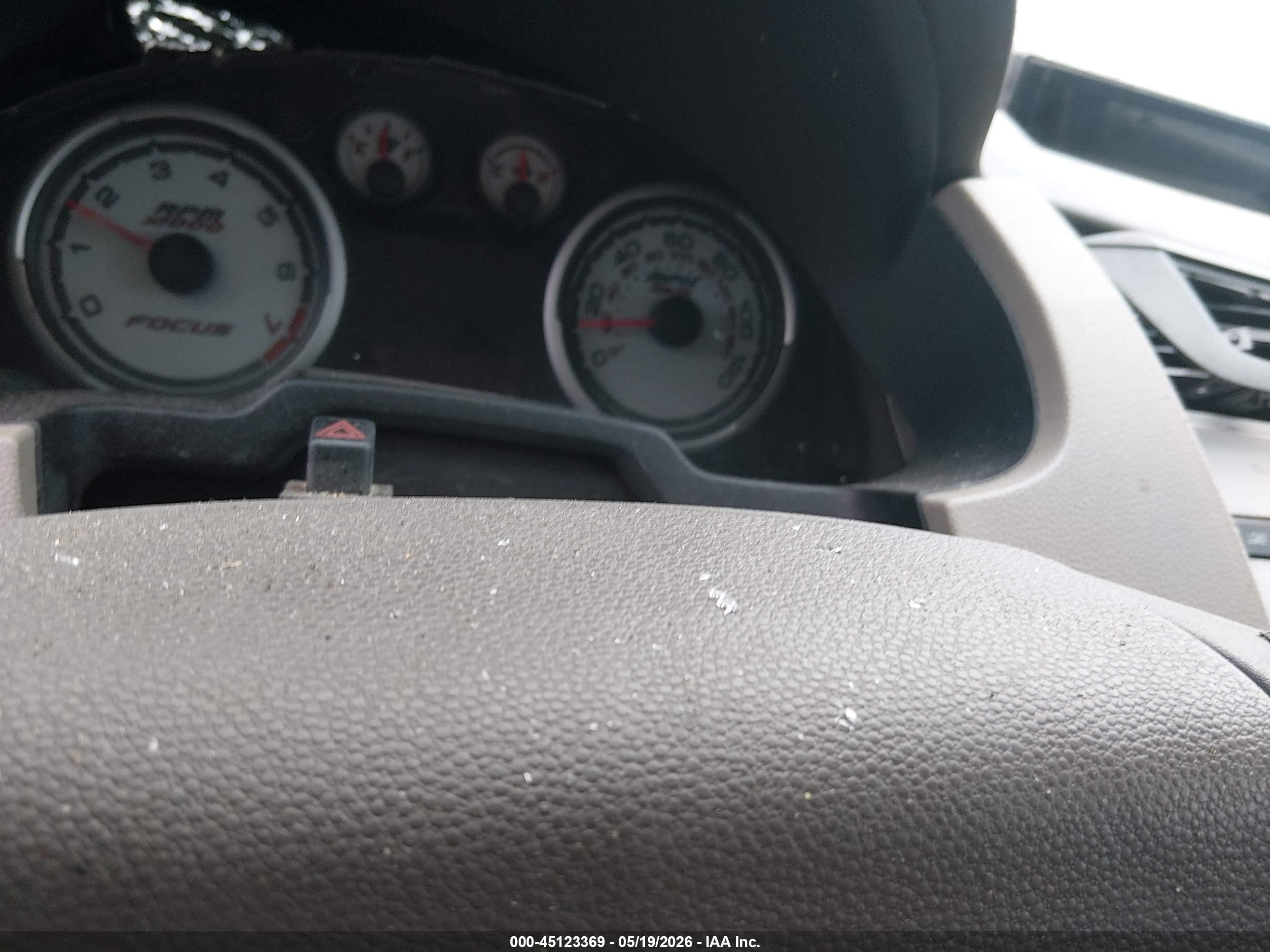2010 Ford Focus Se White vin: 1FAHP3FN4AW186519
