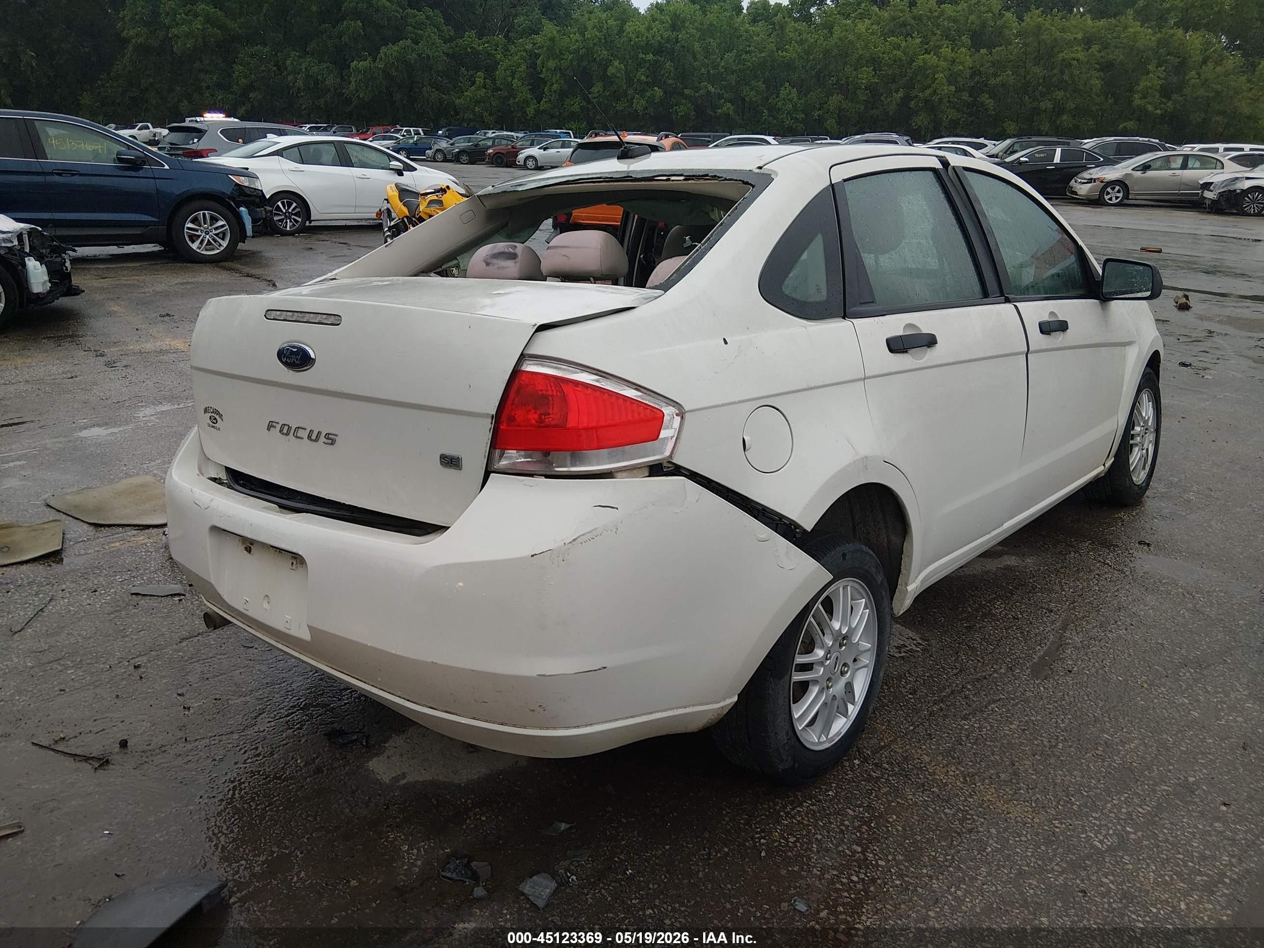 2010 Ford Focus Se White vin: 1FAHP3FN4AW186519