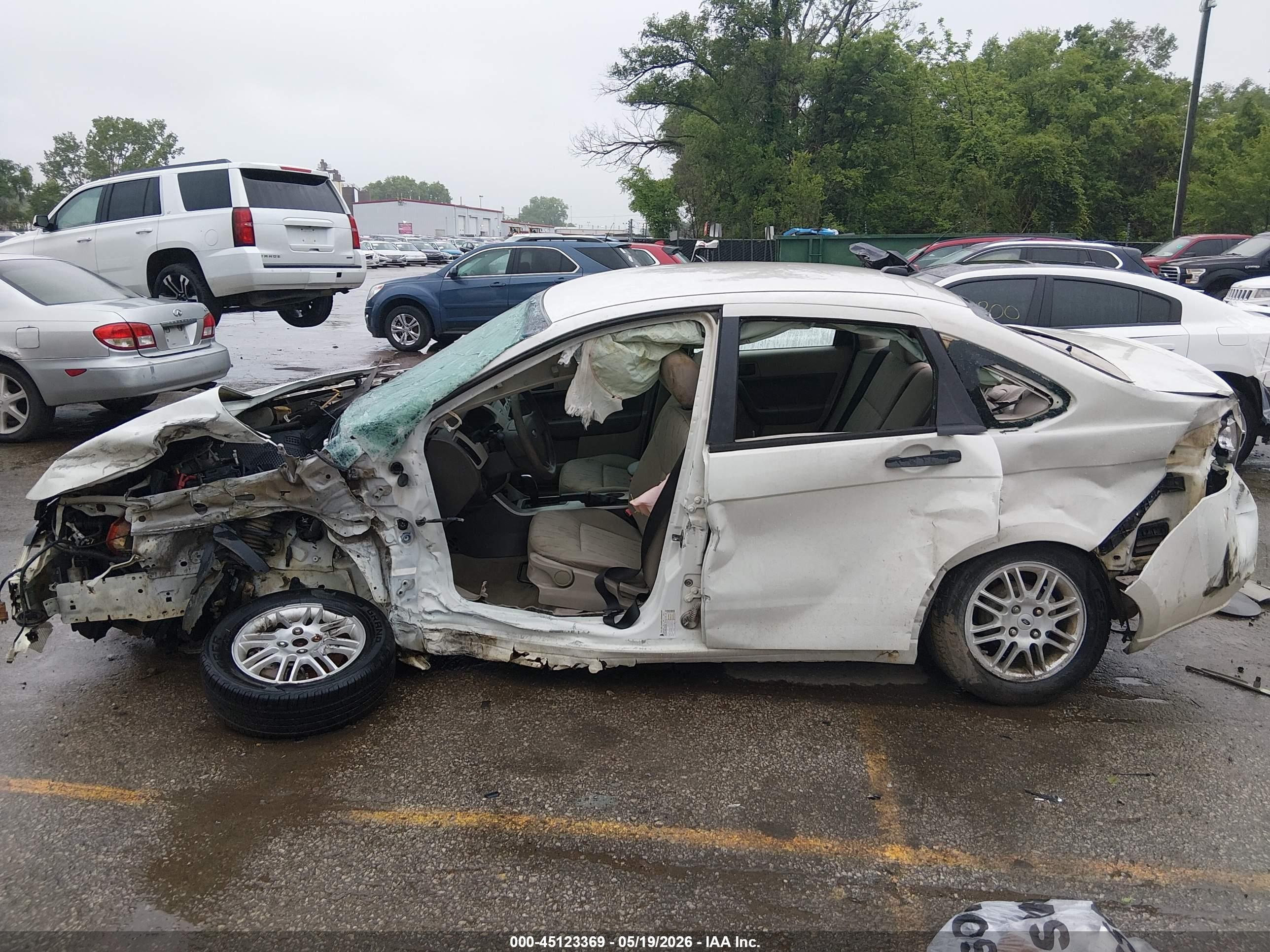 2010 Ford Focus Se White vin: 1FAHP3FN4AW186519