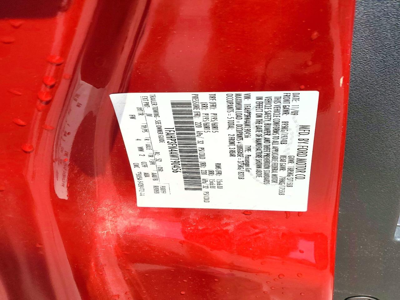 2010 Ford Focus Se Красный vin: 1FAHP3FN4AW190456