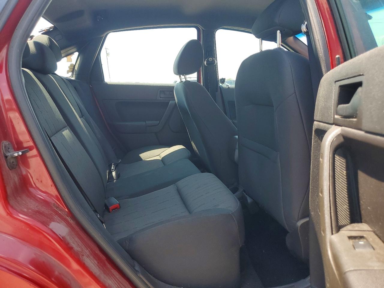 2010 Ford Focus Se Красный vin: 1FAHP3FN4AW190456