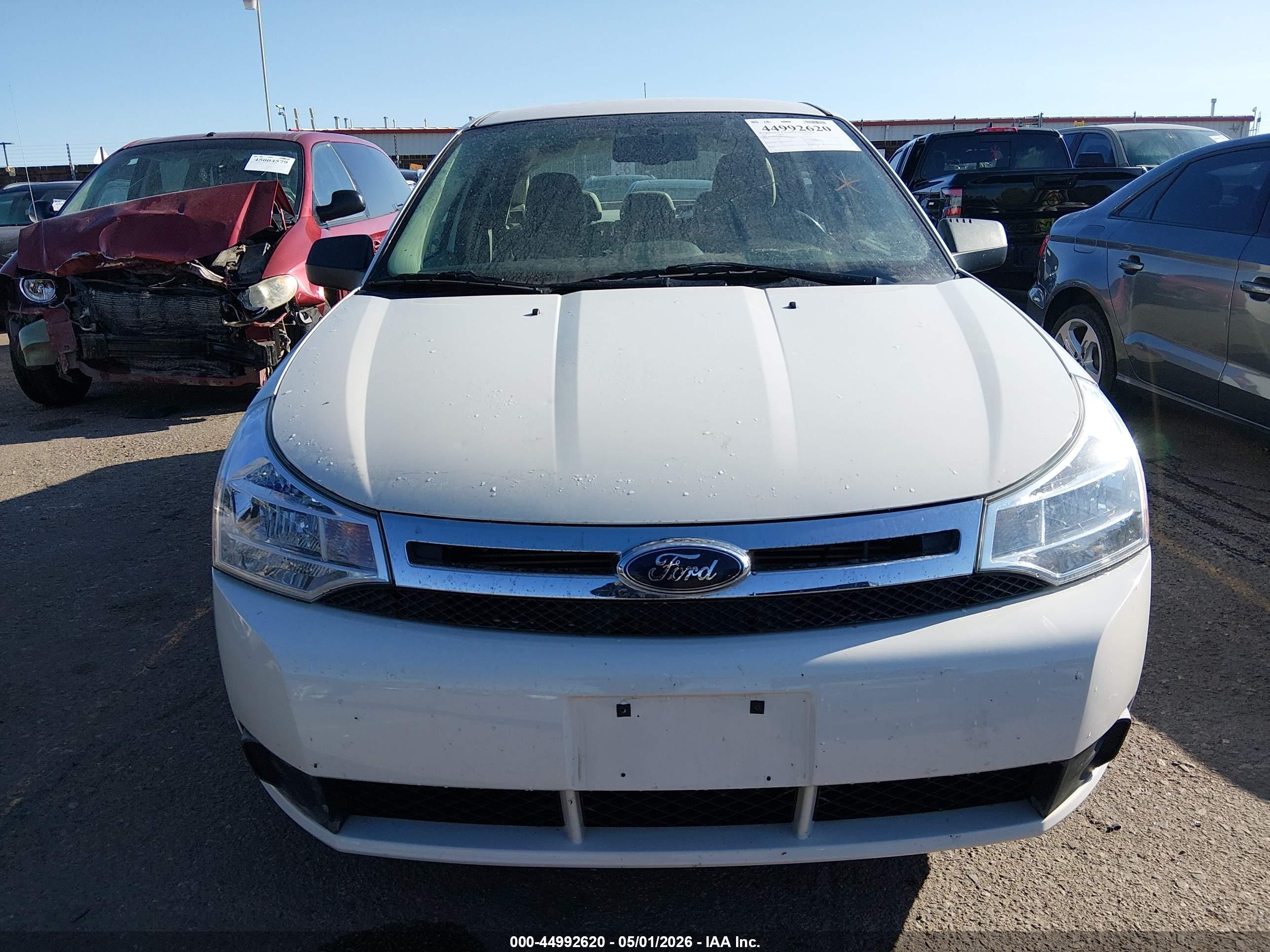 2010 Ford Focus Se White vin: 1FAHP3FN4AW194040