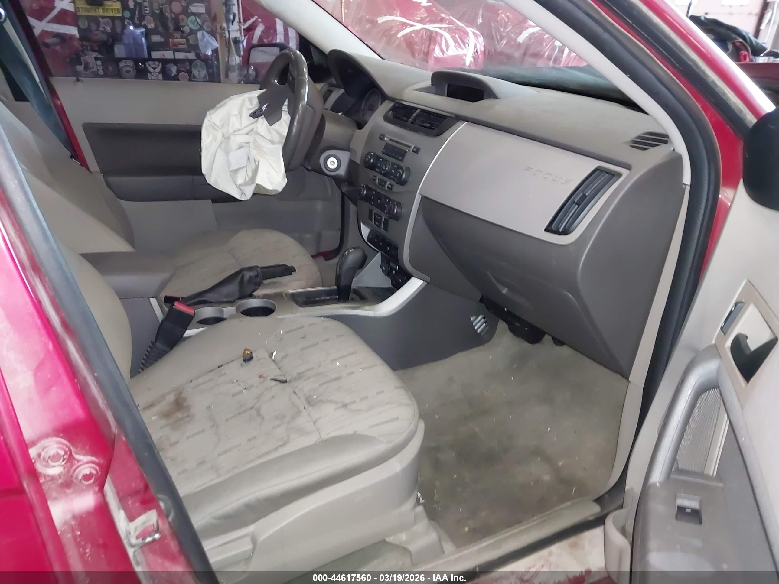 2010 Ford Focus Se Red vin: 1FAHP3FN4AW199058