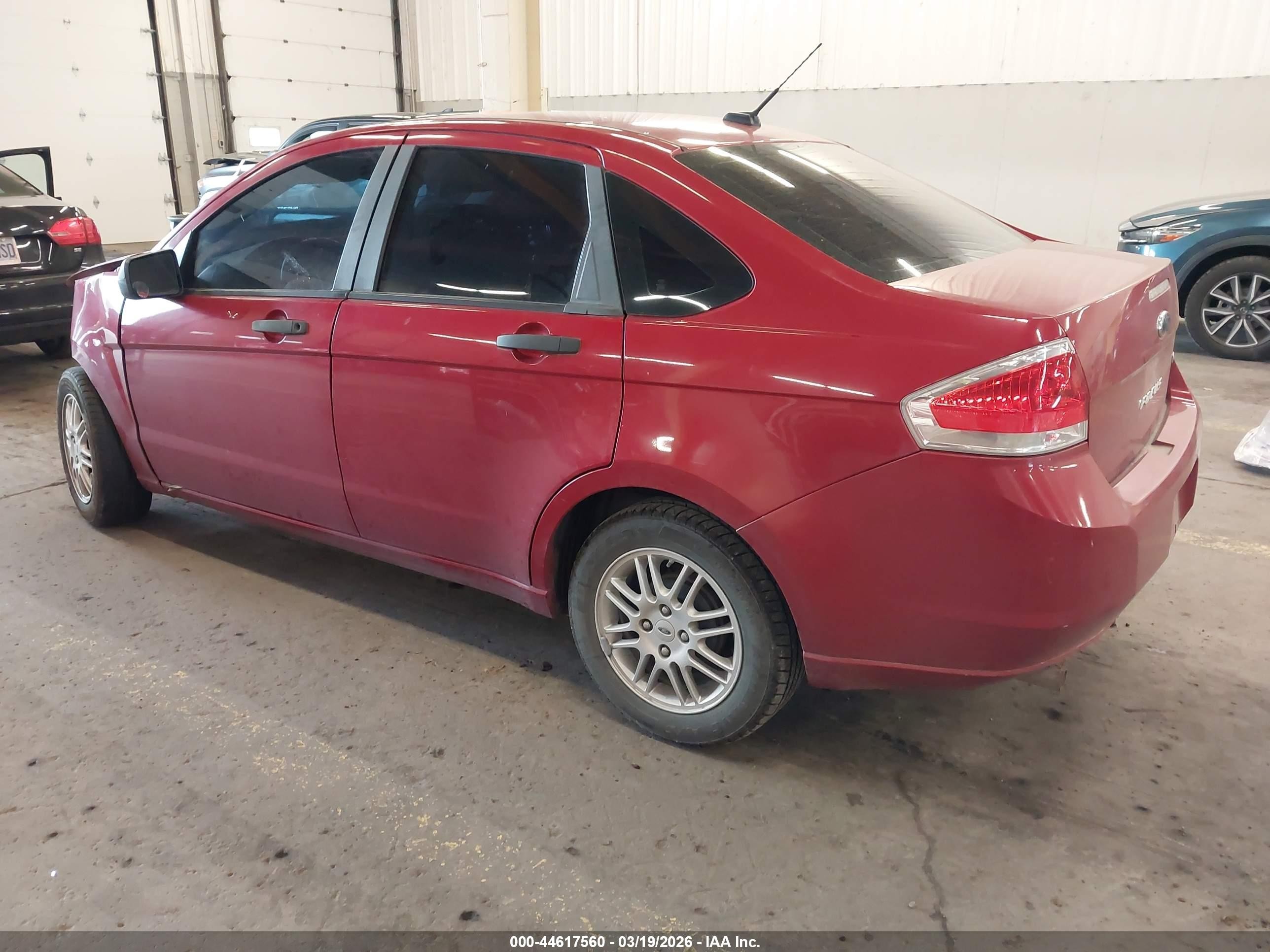 2010 Ford Focus Se Red vin: 1FAHP3FN4AW199058